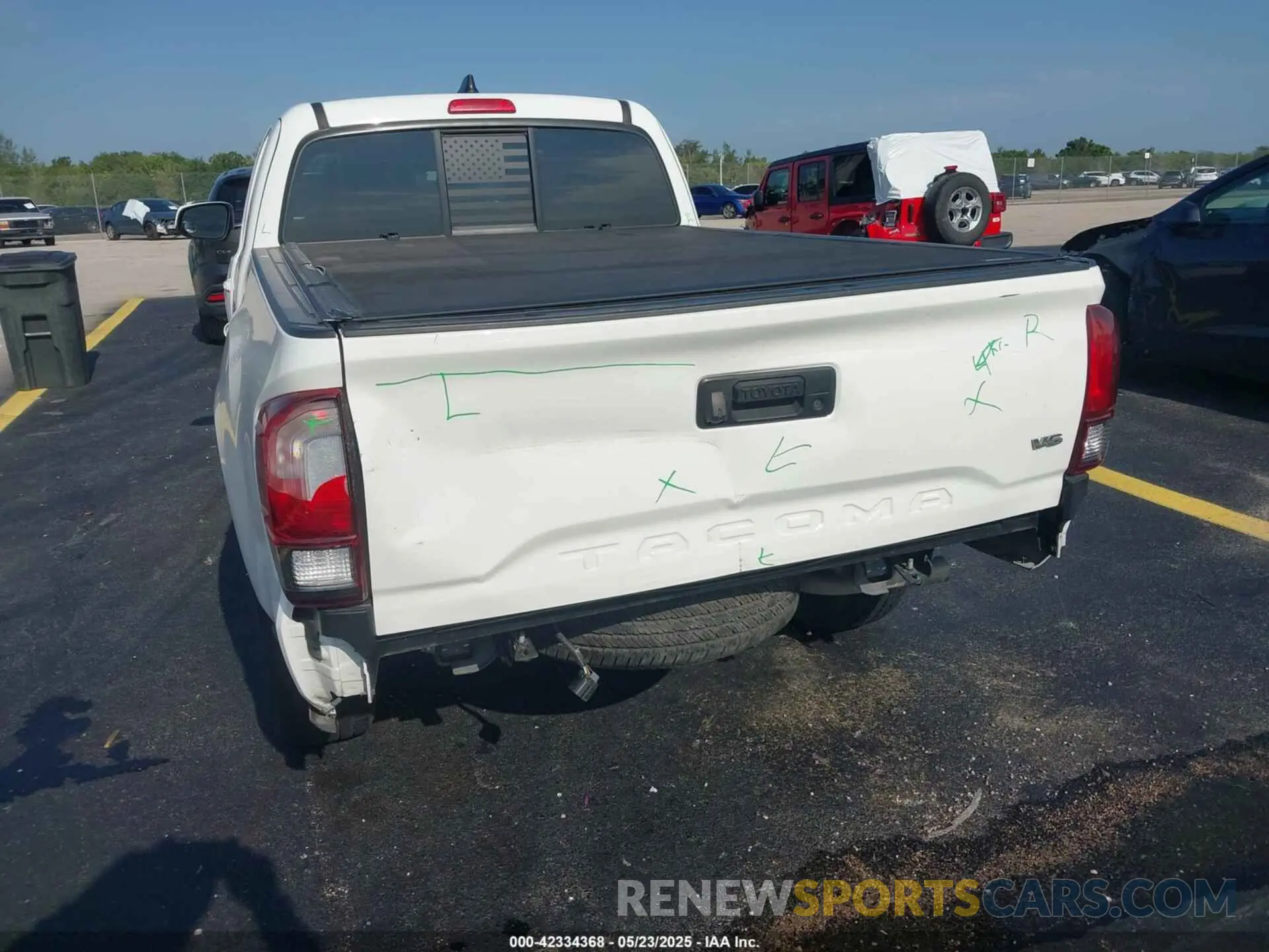 17 Photograph of a damaged car 3TYRZ5CN3PT027187 TOYOTA TACOMA 2023