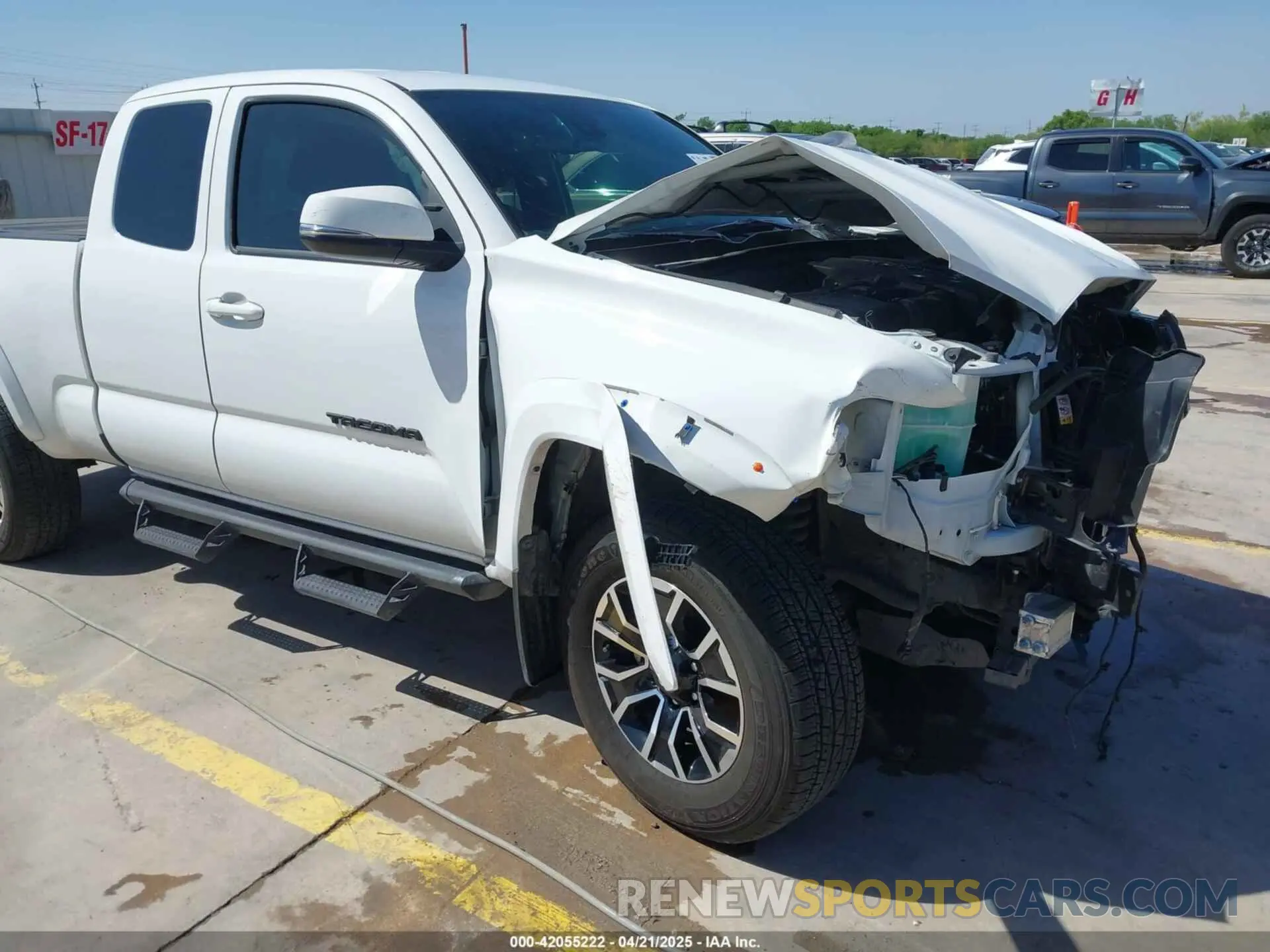 18 Photograph of a damaged car 3TYRZ5CN5PT034397 TOYOTA TACOMA 2023