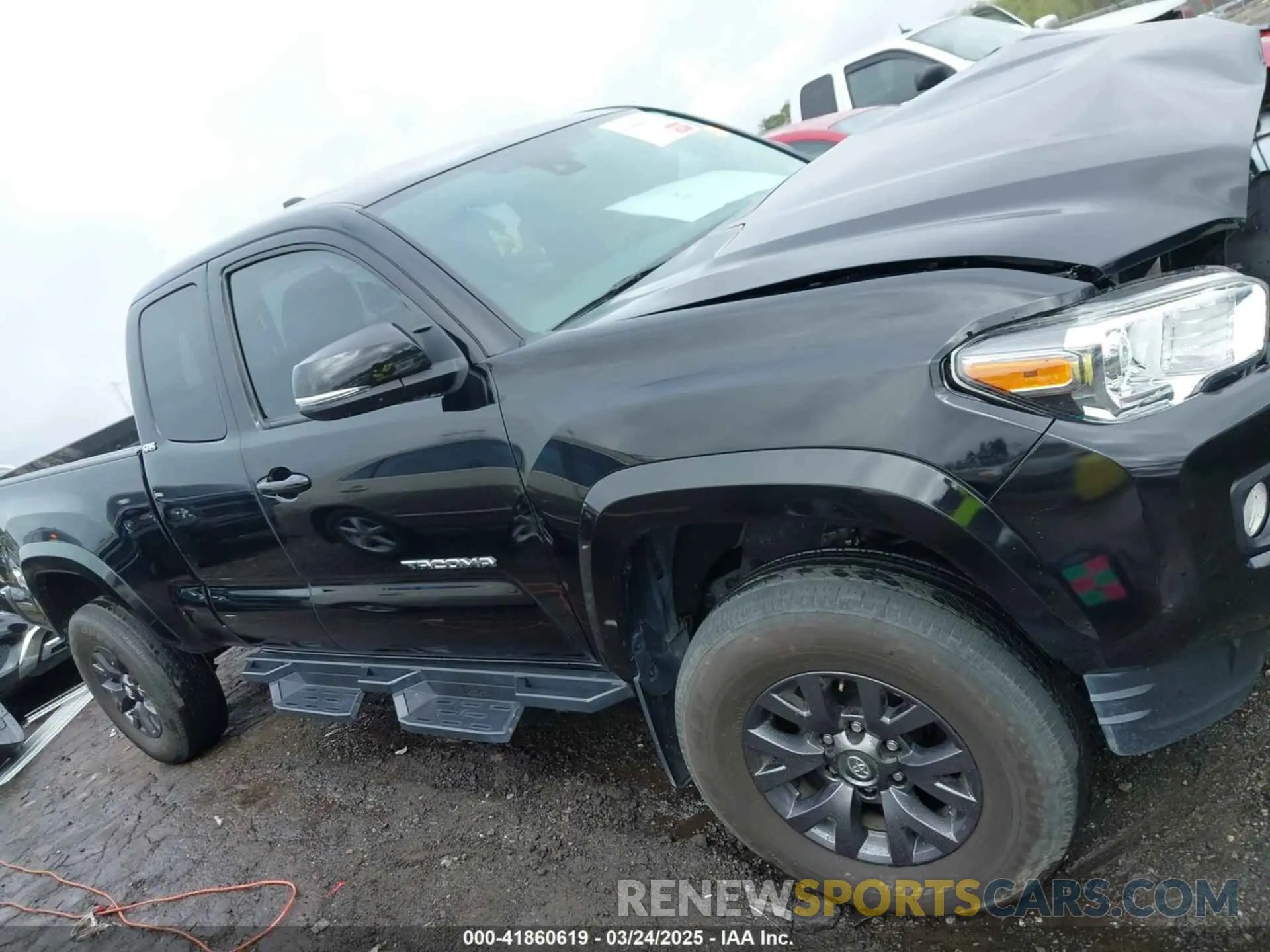 13 Photograph of a damaged car 3TYSZ5ANXPT107185 TOYOTA TACOMA 2023