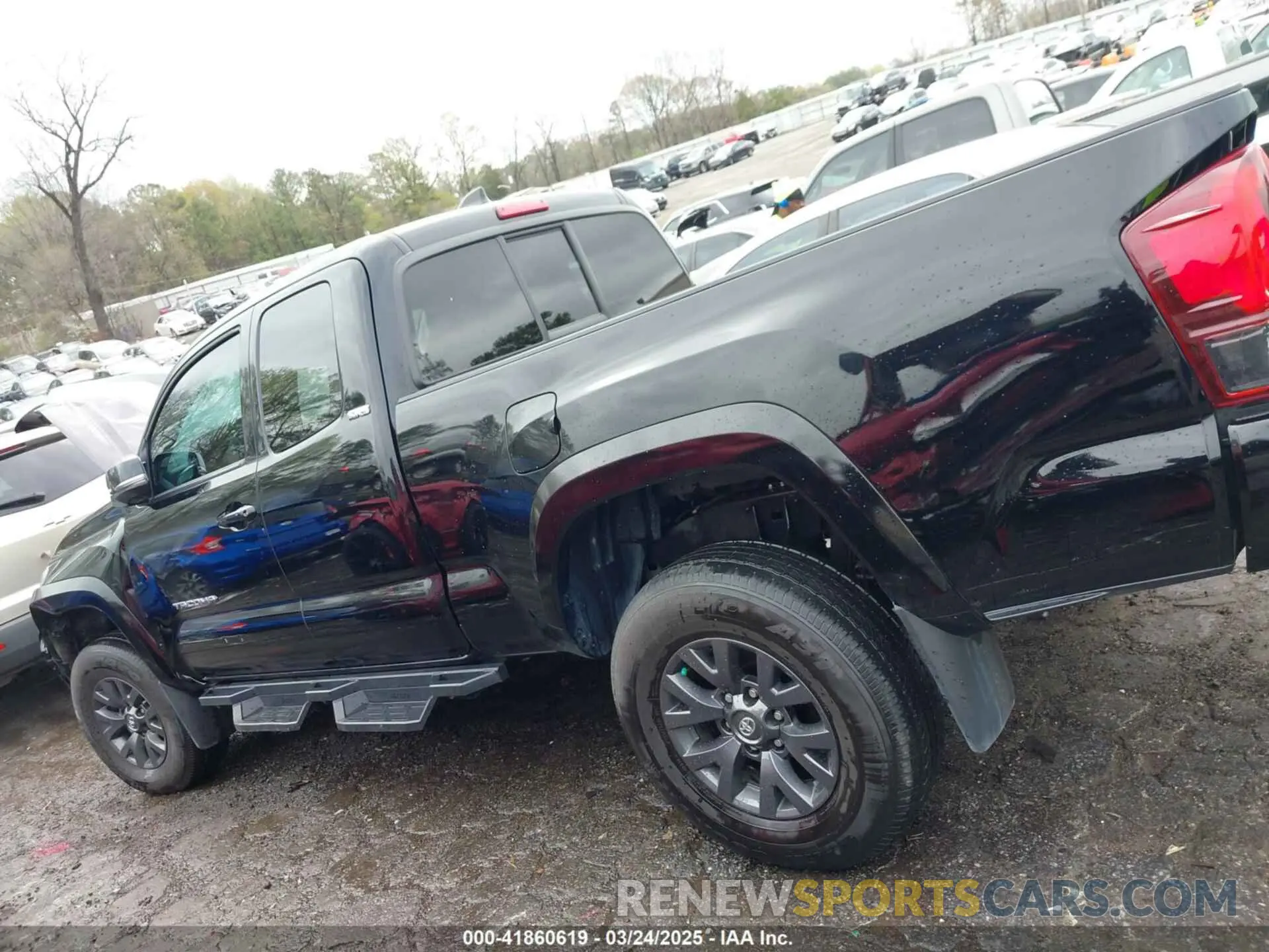 14 Photograph of a damaged car 3TYSZ5ANXPT107185 TOYOTA TACOMA 2023