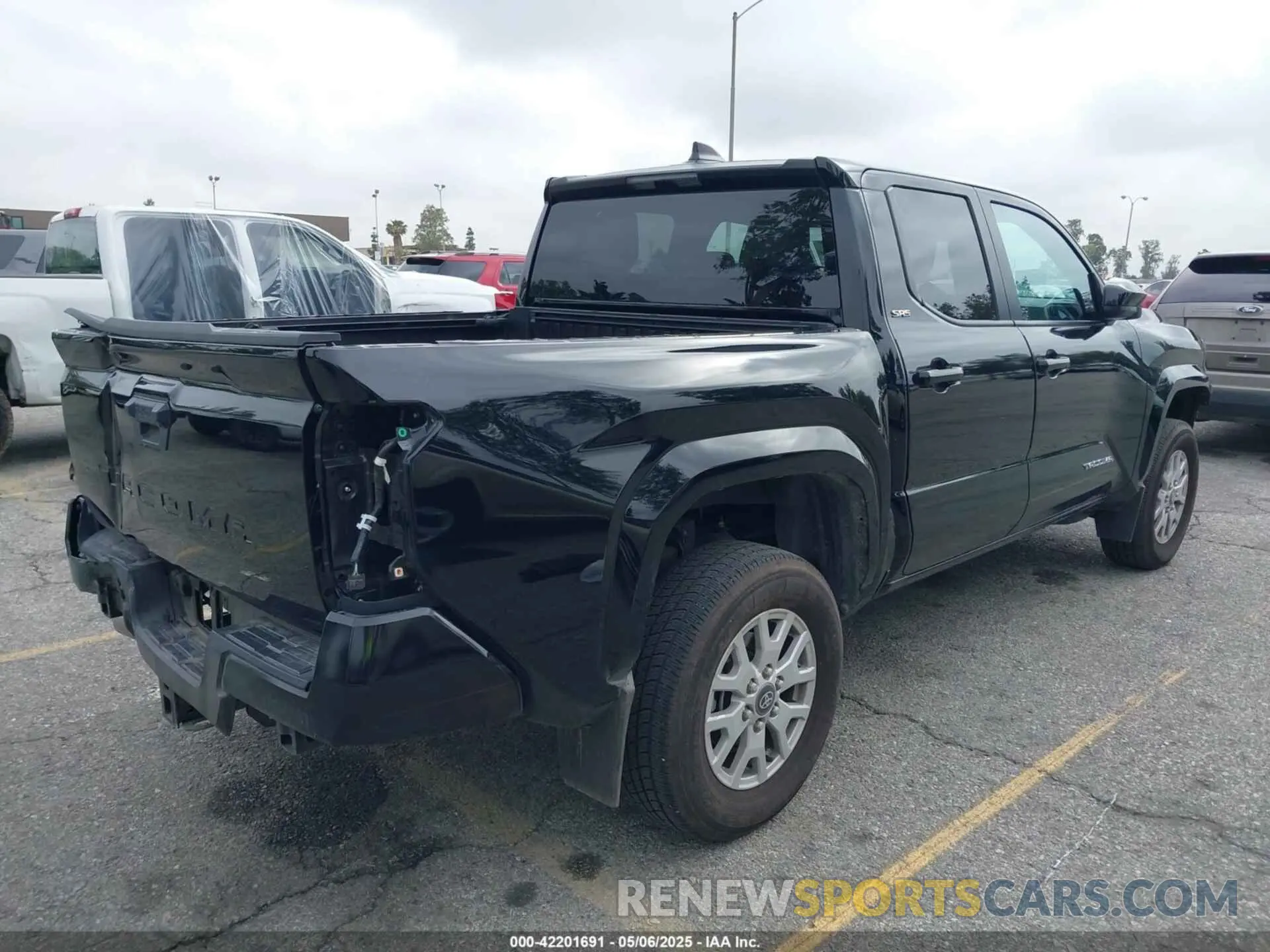 4 Photograph of a damaged car 3TMKB5FN5RM006647 TOYOTA TACOMA 2024
