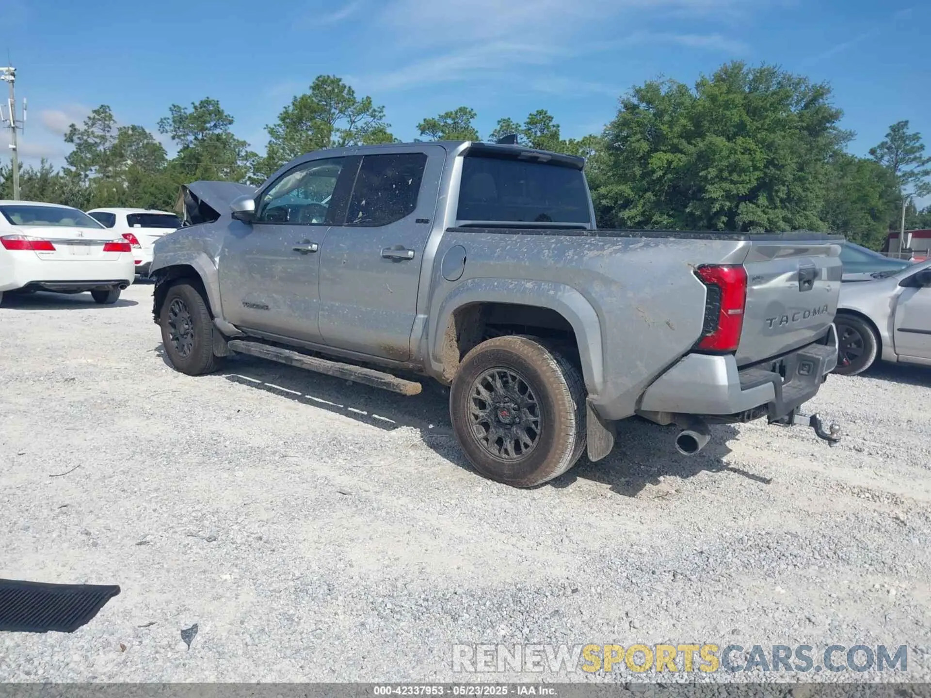 3 Photograph of a damaged car 3TMKB5FN8RM018386 TOYOTA TACOMA 2024