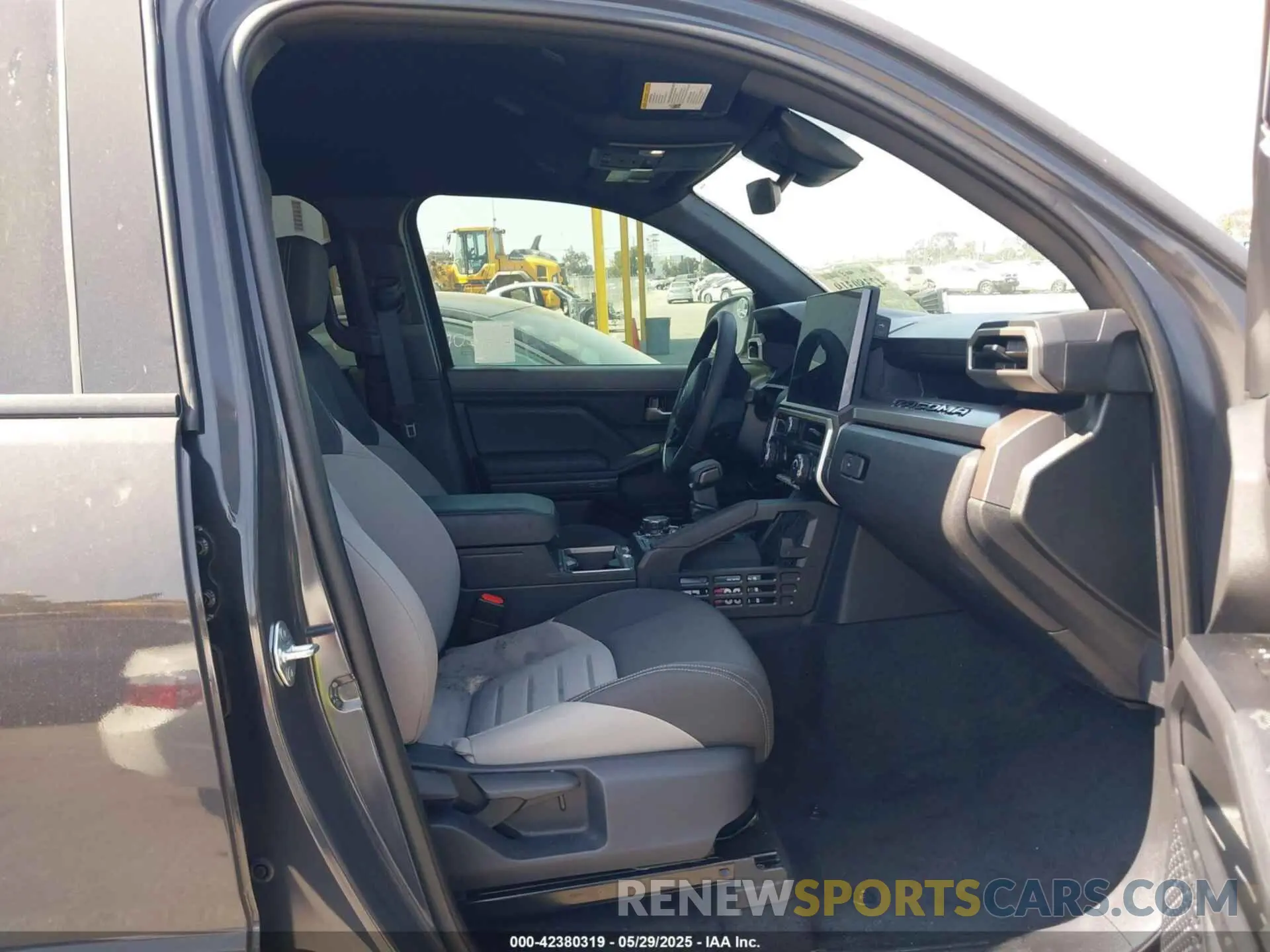 5 Photograph of a damaged car 3TMLB5JN0RM047764 TOYOTA TACOMA 2024