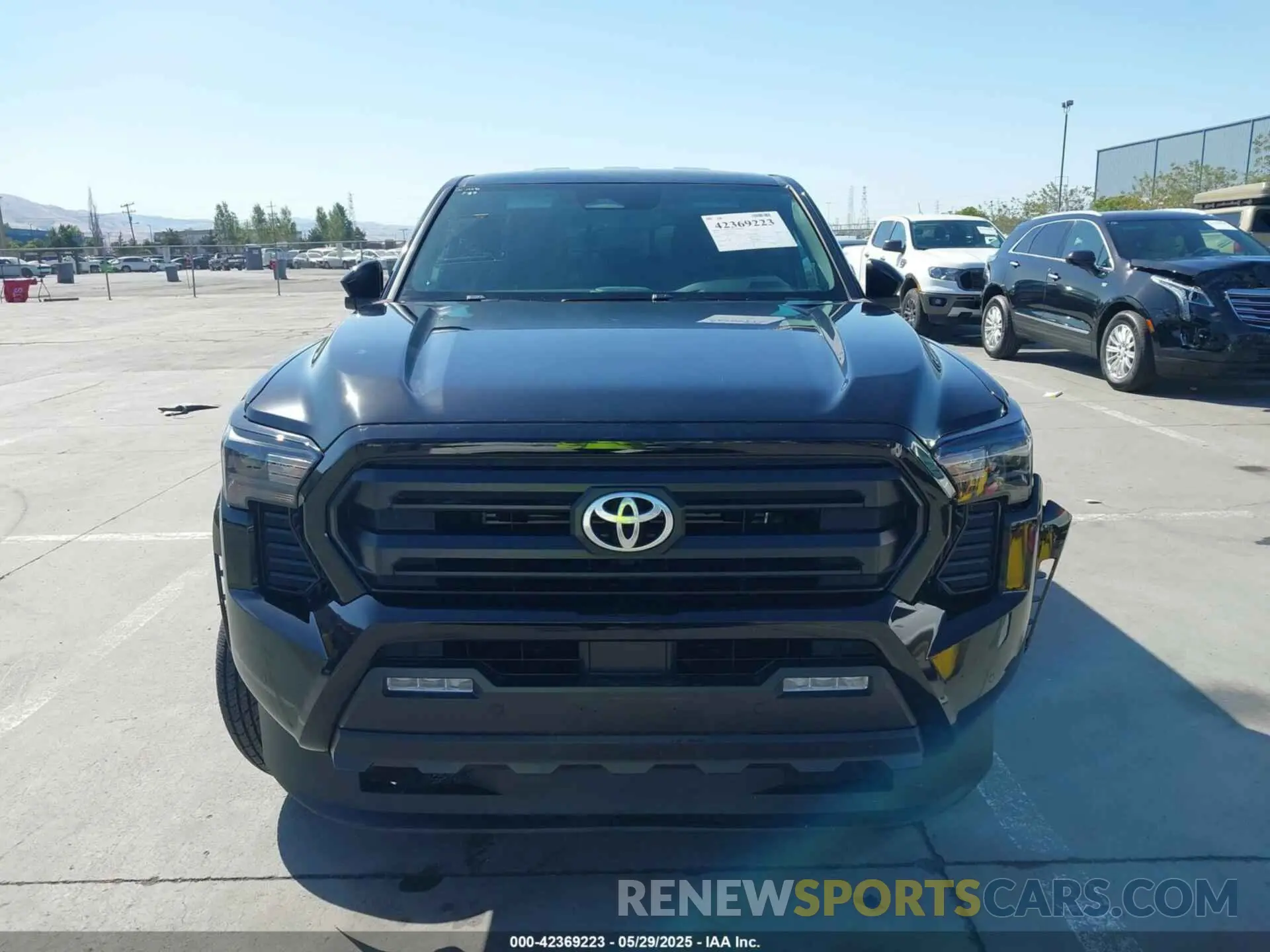 12 Photograph of a damaged car 3TMLB5JN1RM010352 TOYOTA TACOMA 2024