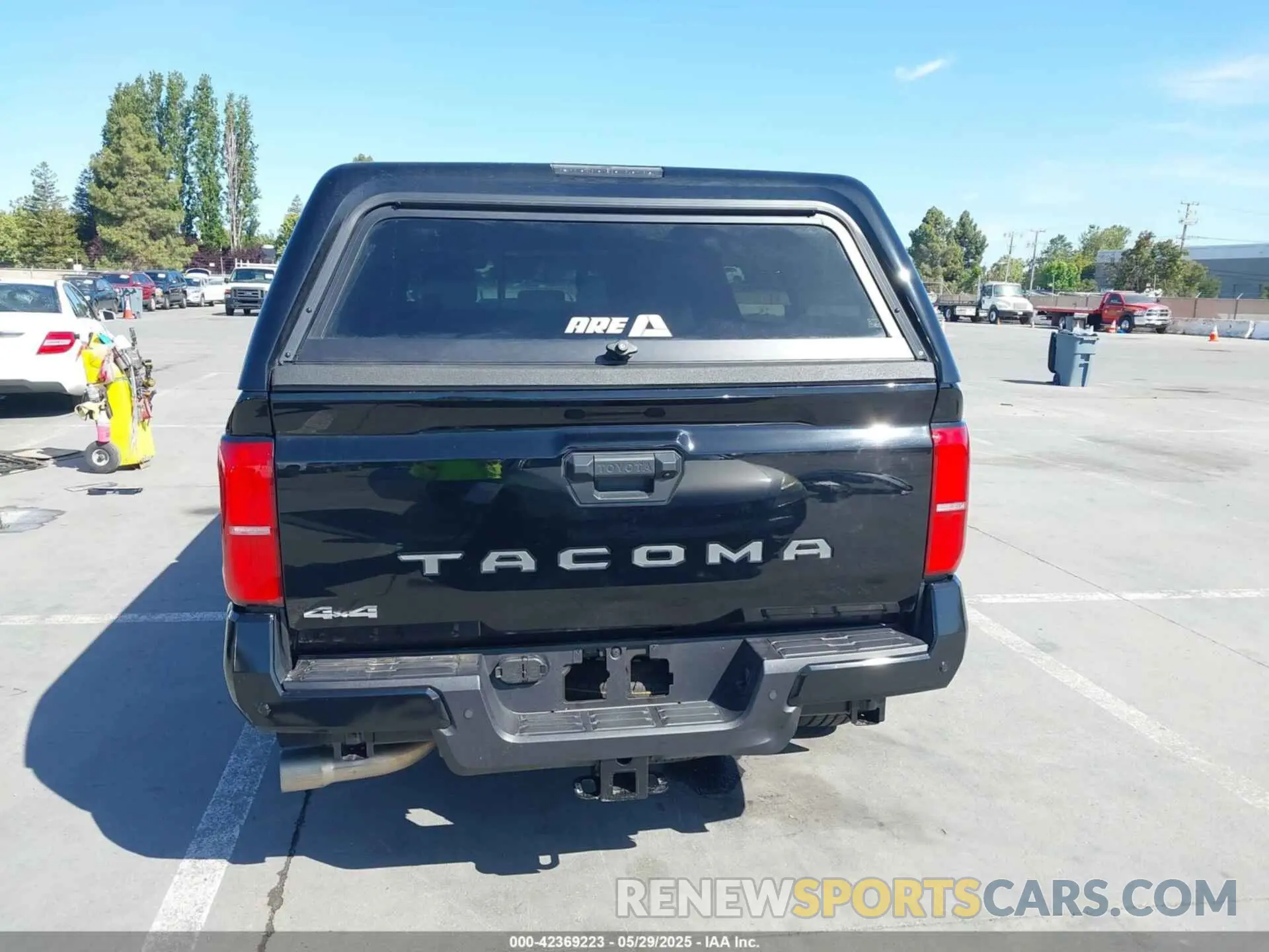 16 Photograph of a damaged car 3TMLB5JN1RM010352 TOYOTA TACOMA 2024