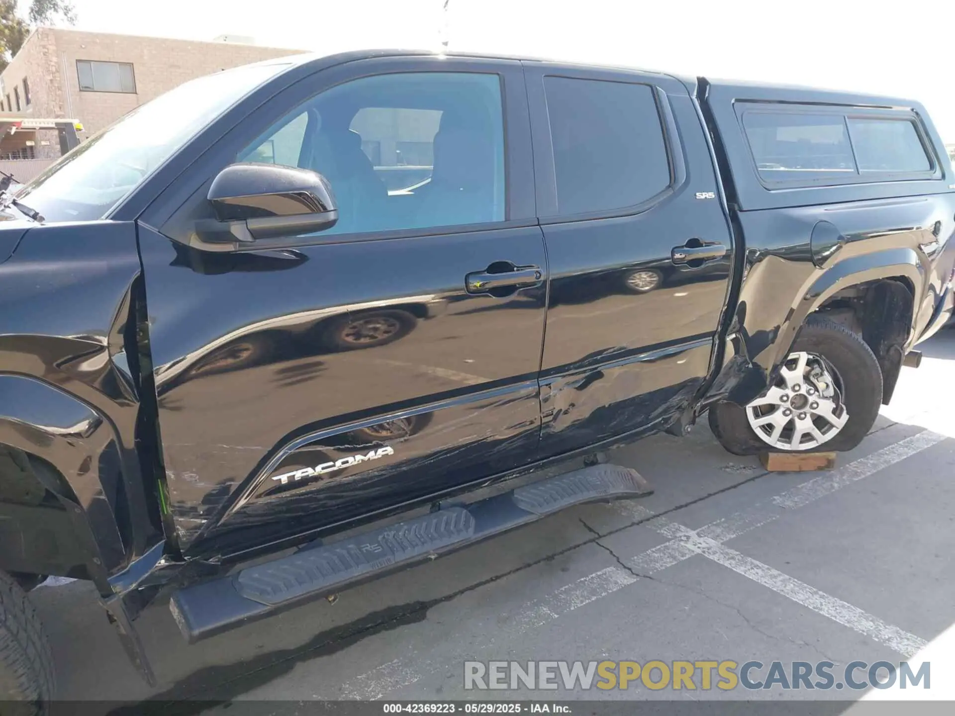 6 Photograph of a damaged car 3TMLB5JN1RM010352 TOYOTA TACOMA 2024