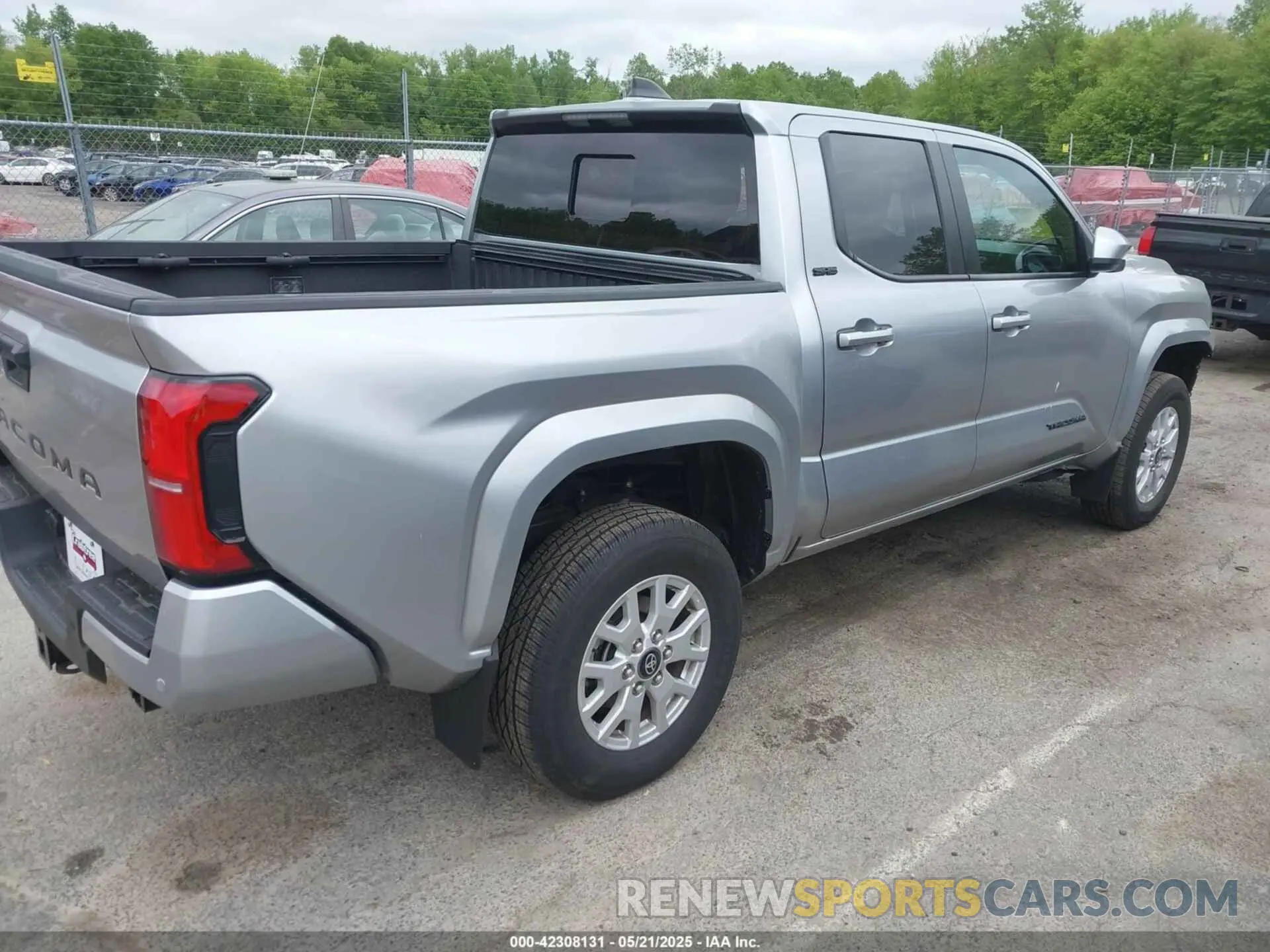 13 Photograph of a damaged car 3TMLB5JN1RM020265 TOYOTA TACOMA 2024