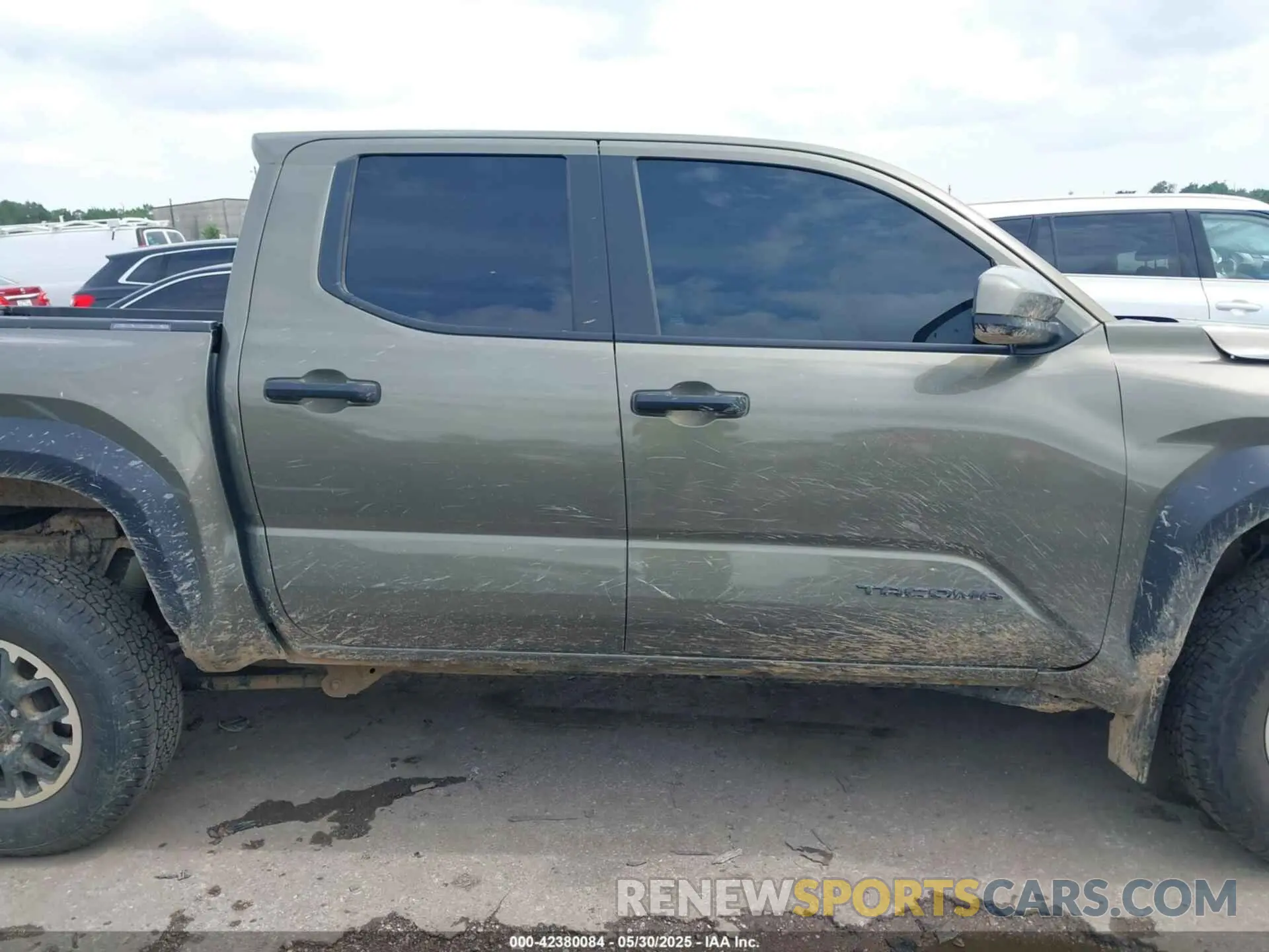 13 Photograph of a damaged car 3TMLB5JN1RM043366 TOYOTA TACOMA 2024