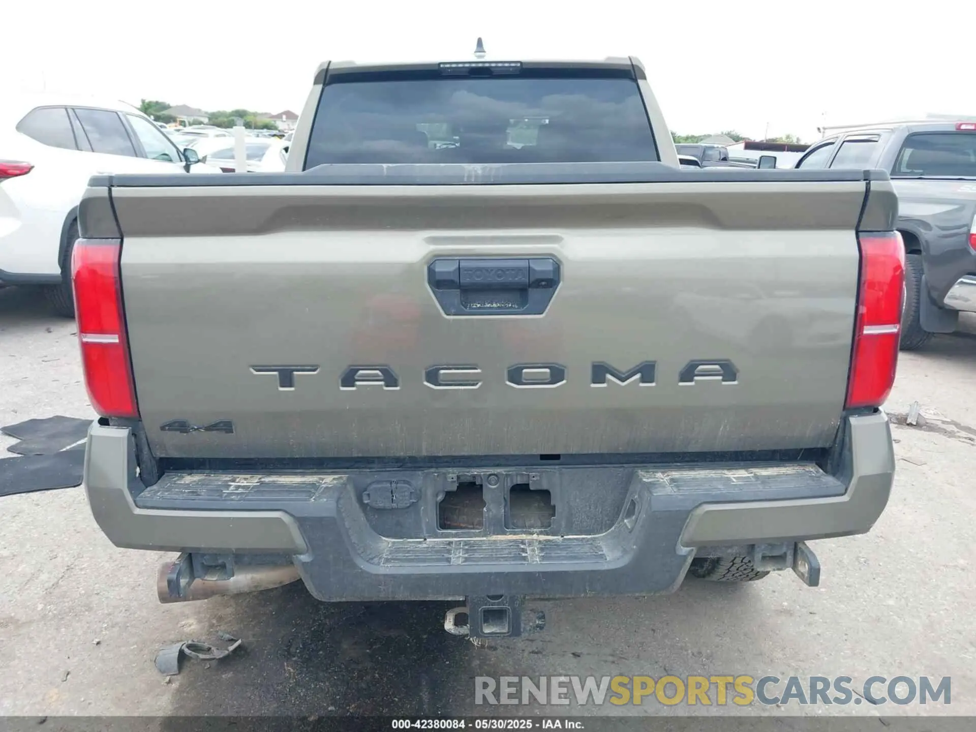 16 Photograph of a damaged car 3TMLB5JN1RM043366 TOYOTA TACOMA 2024