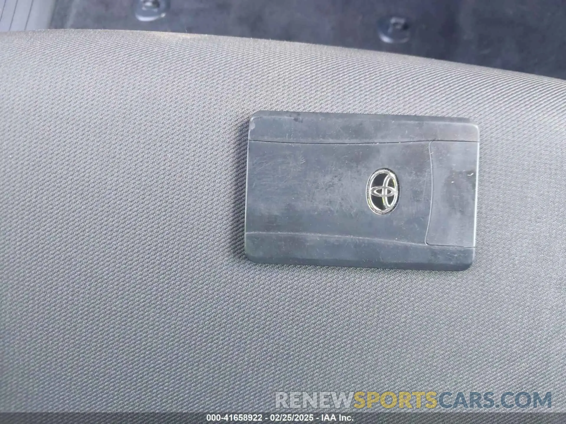 11 Photograph of a damaged car 3TMLB5JN1RM050446 TOYOTA TACOMA 2024