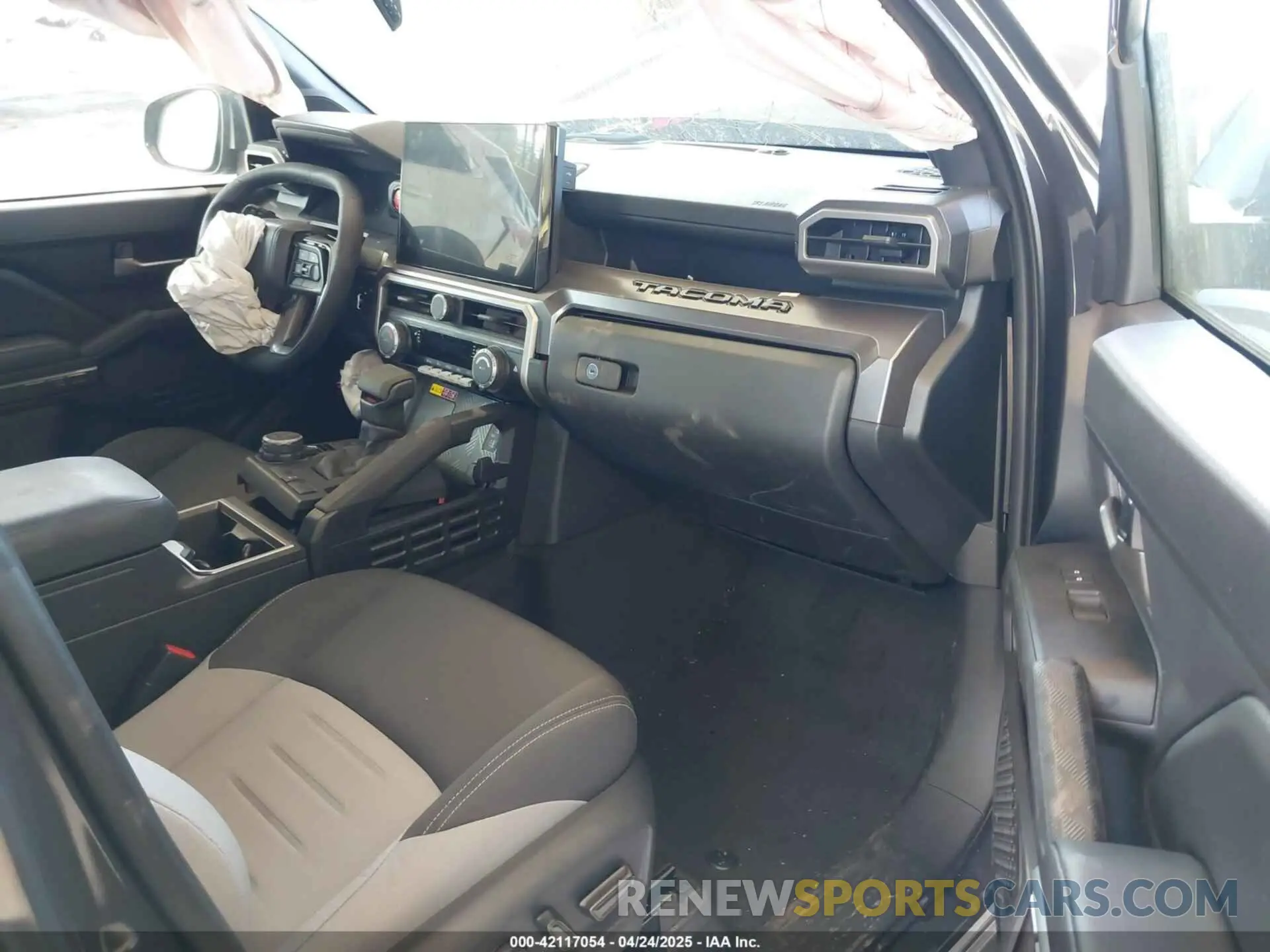 5 Photograph of a damaged car 3TMLB5JN1RM068963 TOYOTA TACOMA 2024