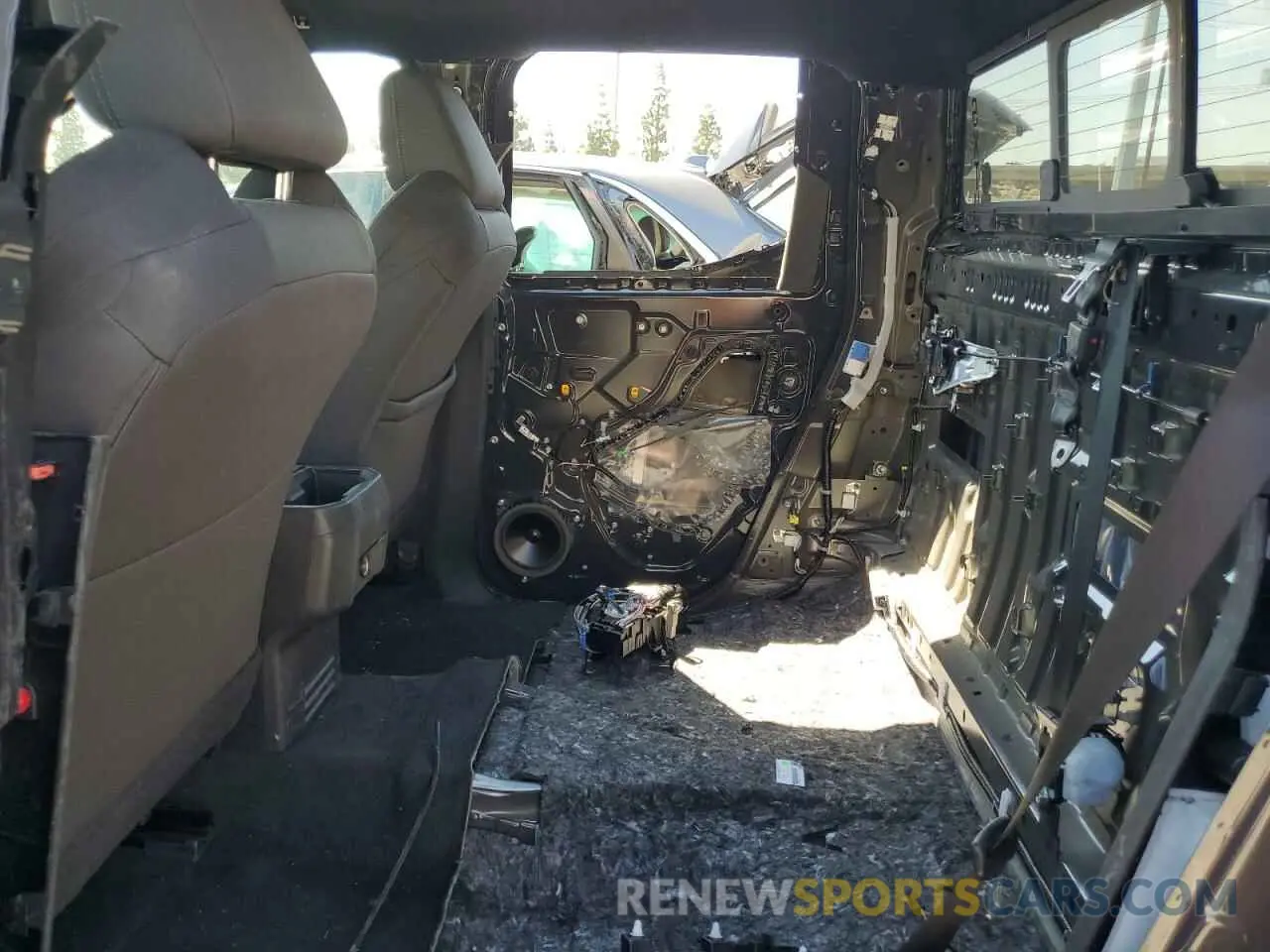 10 Photograph of a damaged car 3TMLB5JN2RM000641 TOYOTA TACOMA 2024