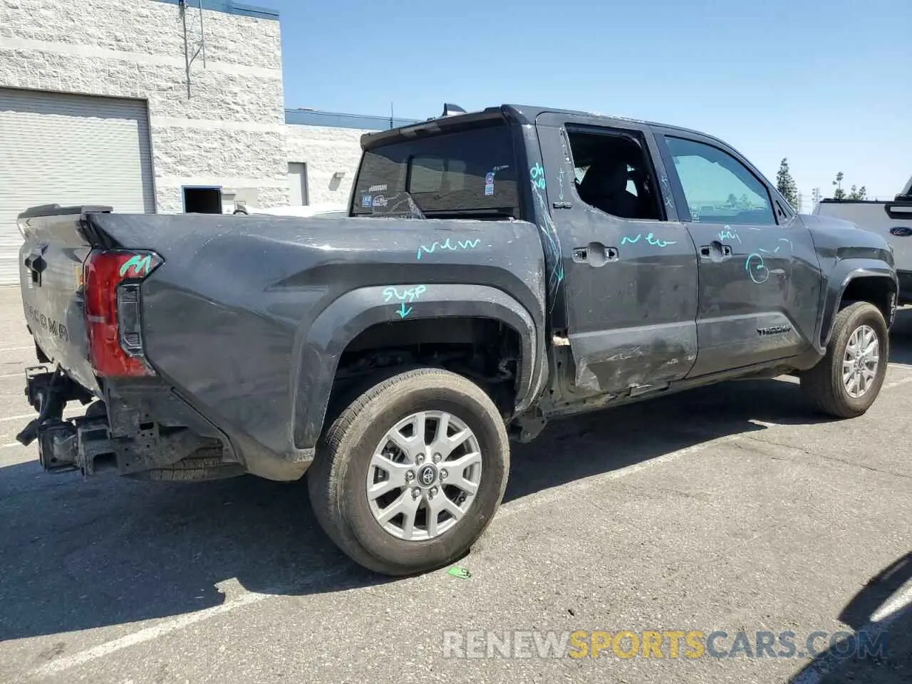 3 Photograph of a damaged car 3TMLB5JN2RM000641 TOYOTA TACOMA 2024