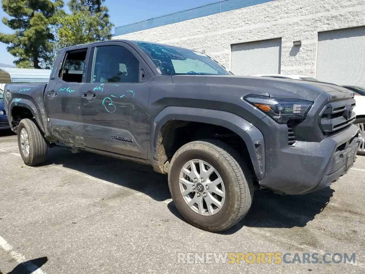 4 Photograph of a damaged car 3TMLB5JN2RM000641 TOYOTA TACOMA 2024
