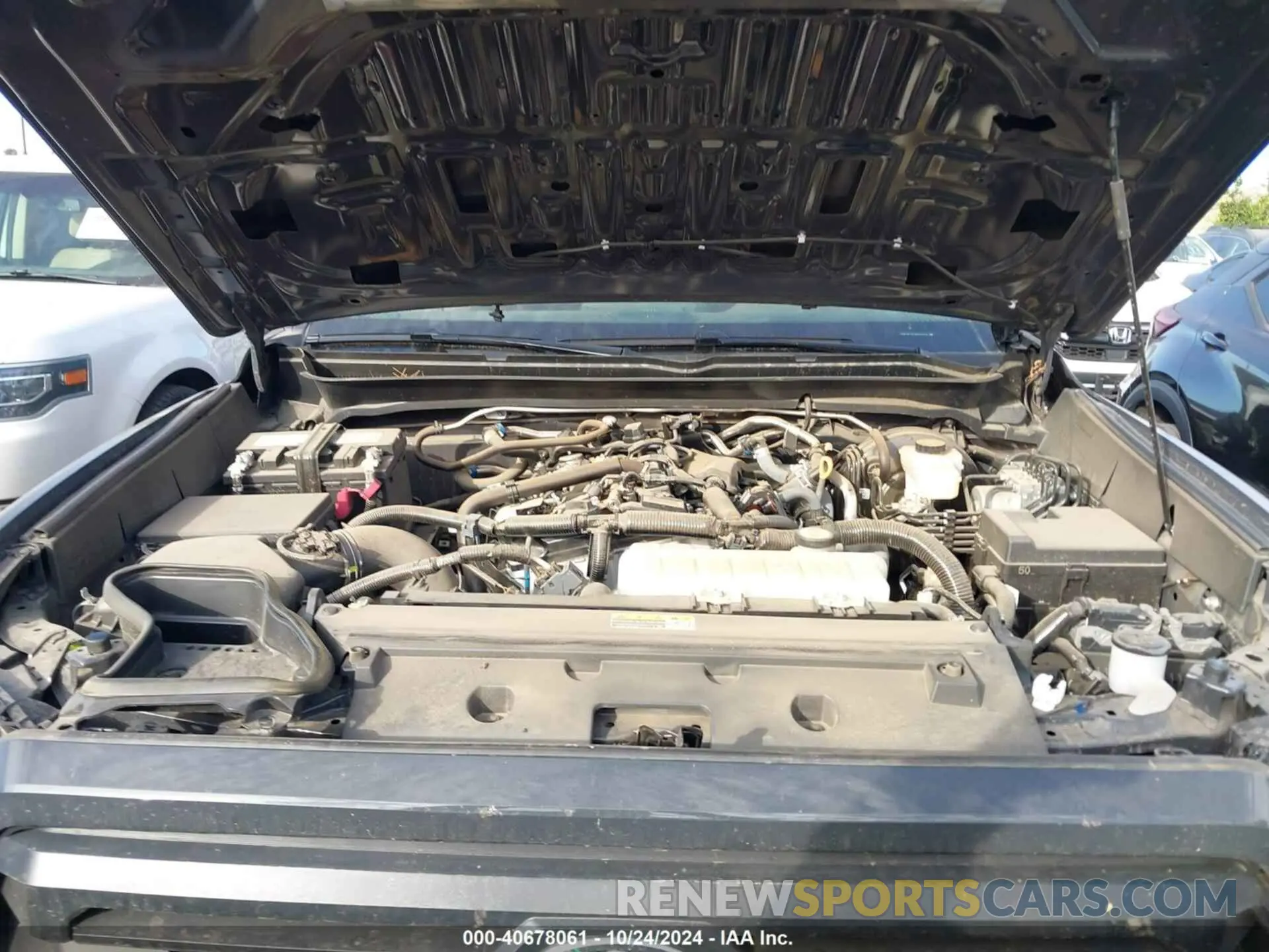 10 Photograph of a damaged car 3TMLB5JN2RM009419 TOYOTA TACOMA 2024