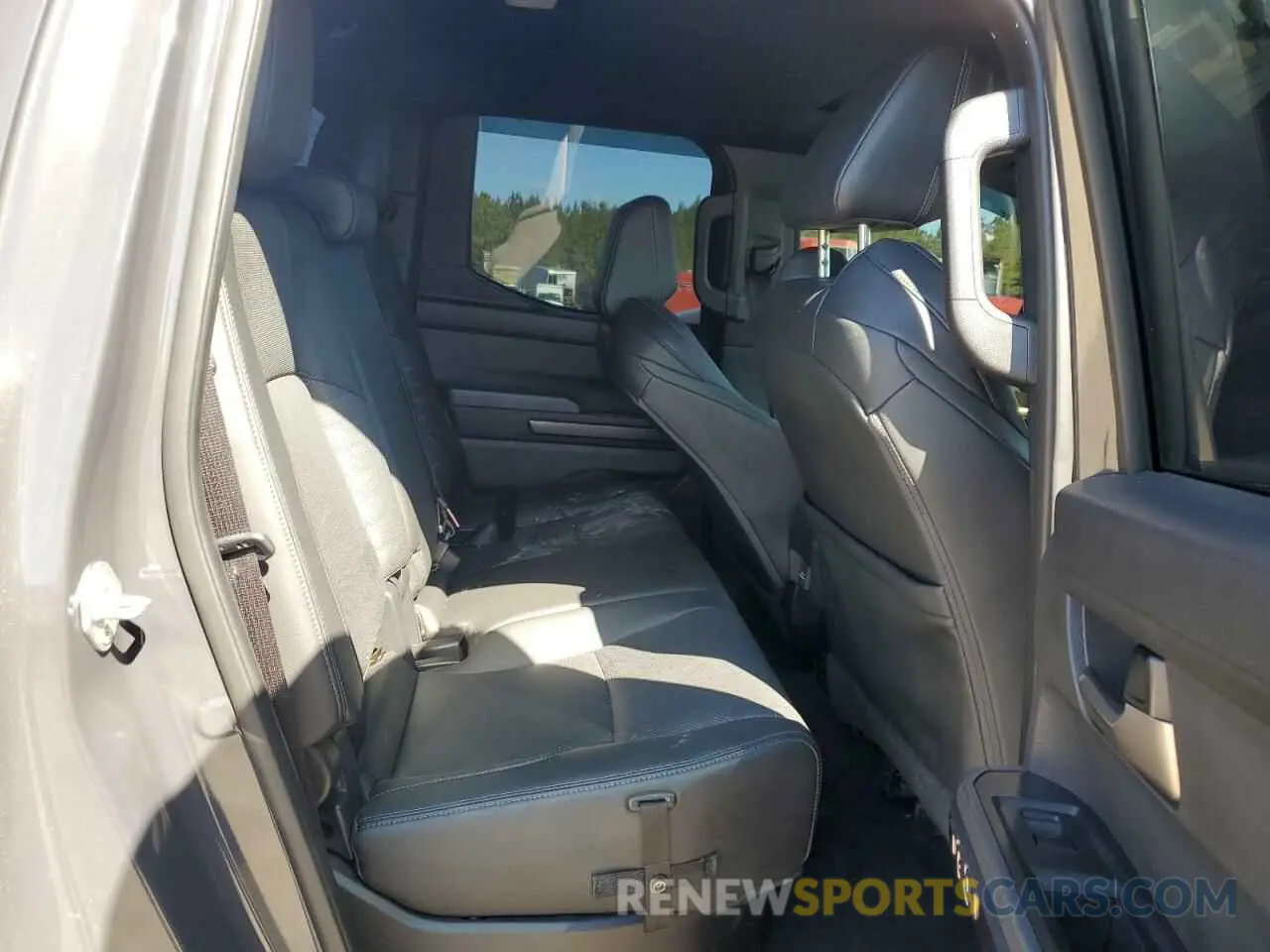 10 Photograph of a damaged car 3TMLB5JN2RM017259 TOYOTA TACOMA 2024