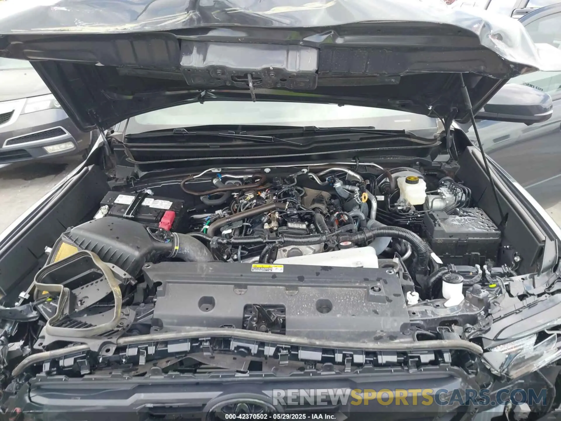 10 Photograph of a damaged car 3TMLB5JN2RM051282 TOYOTA TACOMA 2024