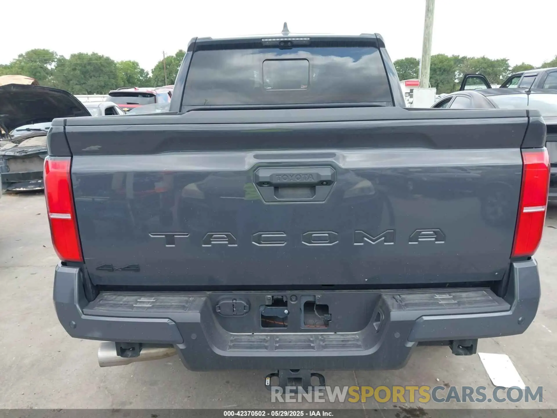17 Photograph of a damaged car 3TMLB5JN2RM051282 TOYOTA TACOMA 2024