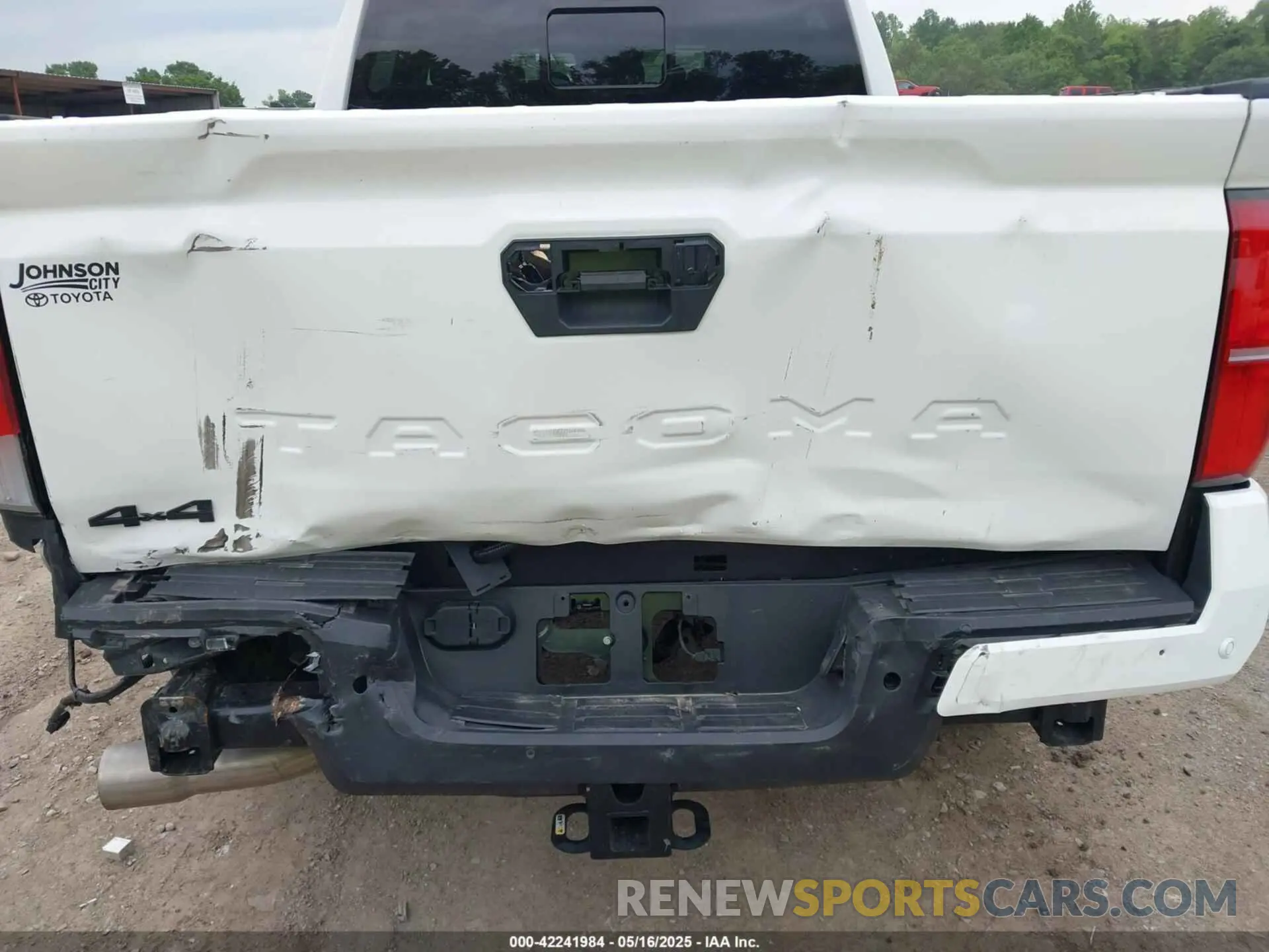 6 Photograph of a damaged car 3TMLB5JN2RM064338 TOYOTA TACOMA 2024