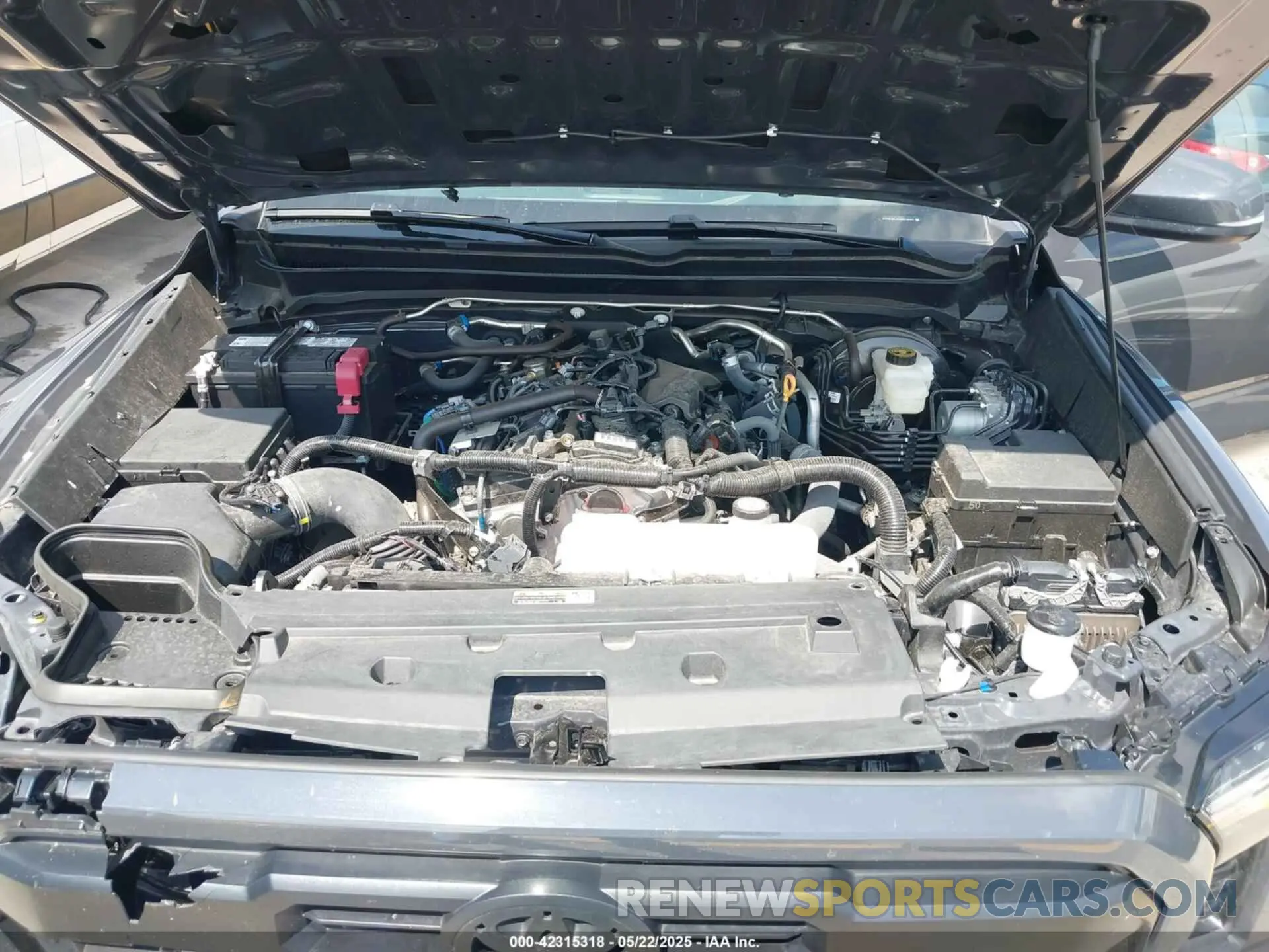 10 Photograph of a damaged car 3TMLB5JN3RM018694 TOYOTA TACOMA 2024