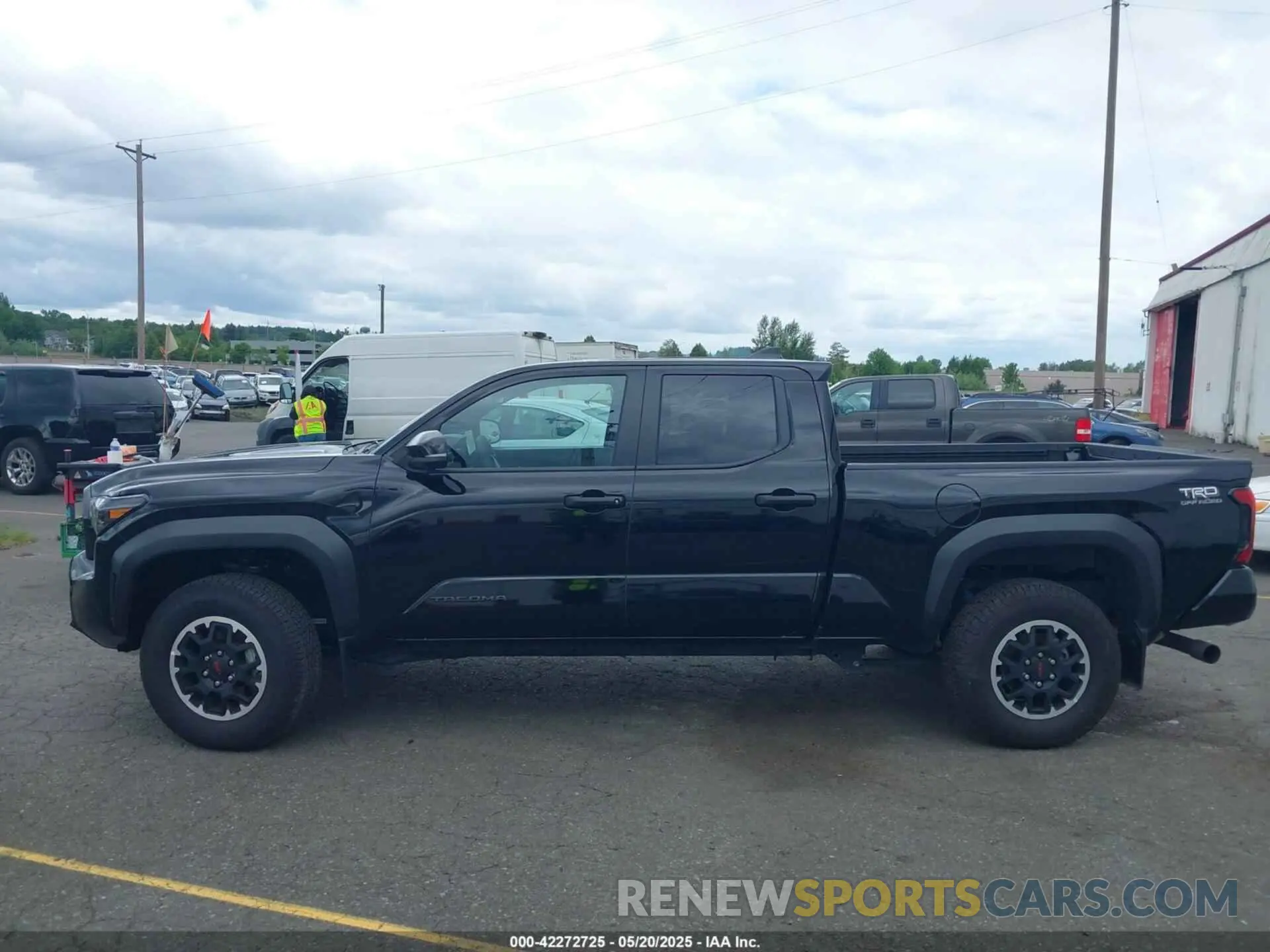 14 Photograph of a damaged car 3TMLB5JN3RM047323 TOYOTA TACOMA 2024