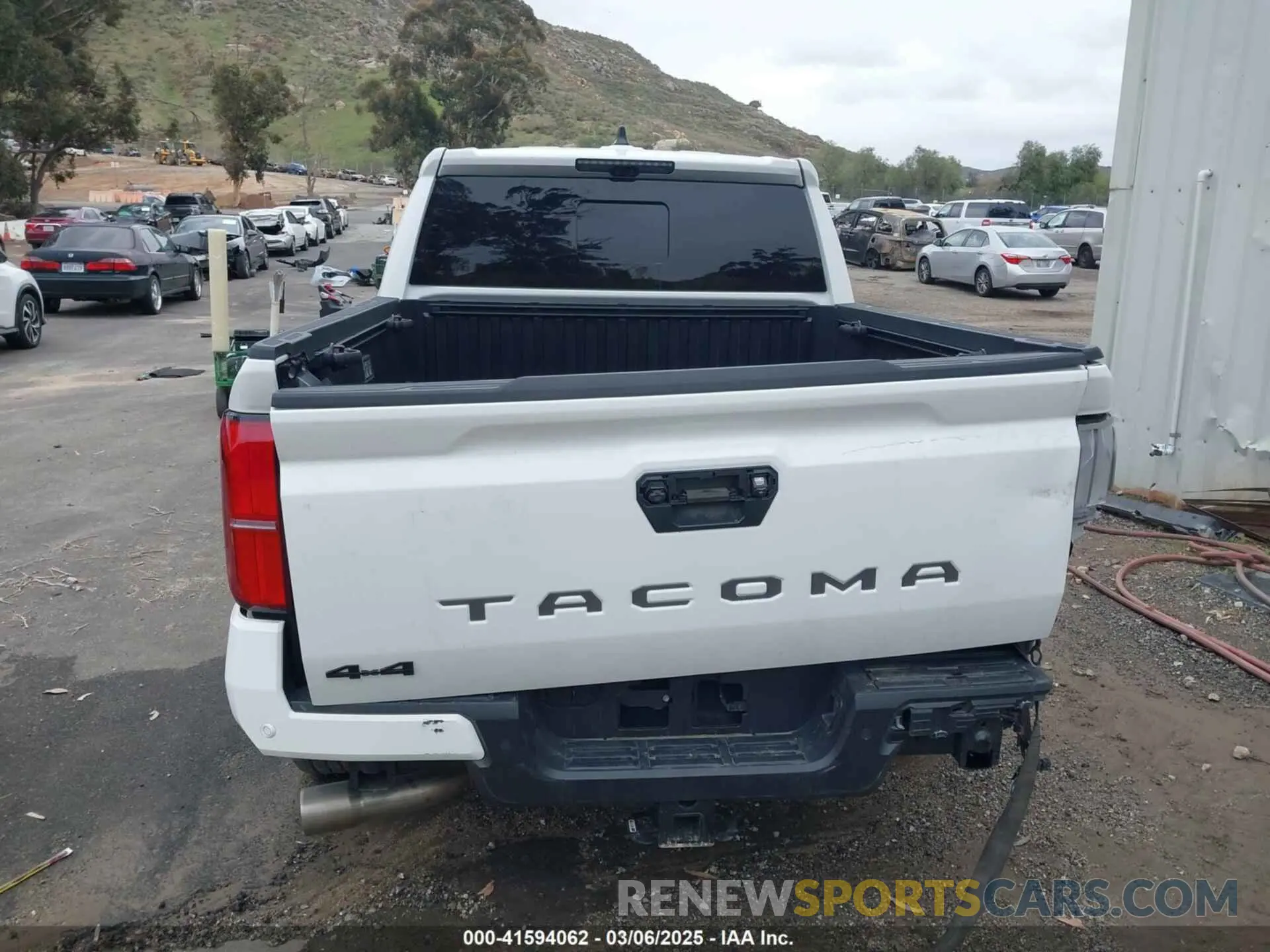 16 Photograph of a damaged car 3TMLB5JN4RM011169 TOYOTA TACOMA 2024