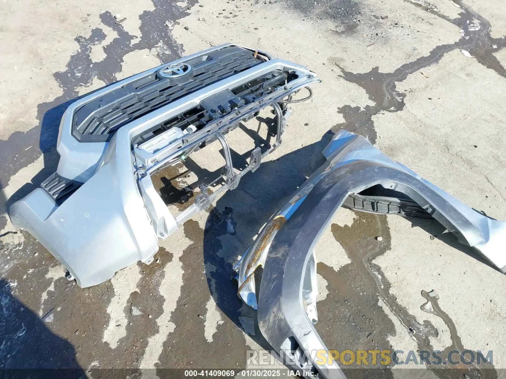 12 Photograph of a damaged car 3TMLB5JN4RM022026 TOYOTA TACOMA 2024