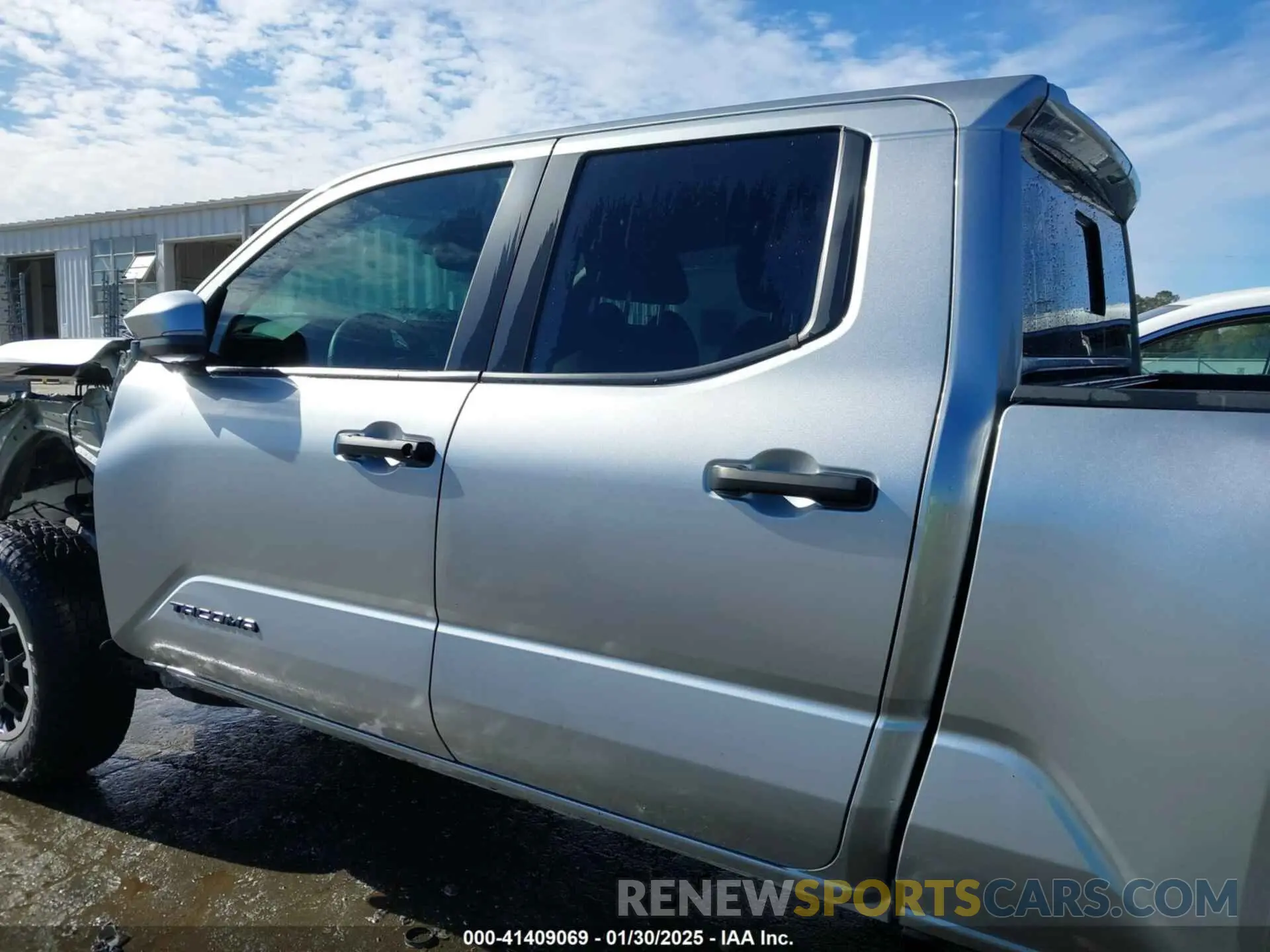 15 Photograph of a damaged car 3TMLB5JN4RM022026 TOYOTA TACOMA 2024
