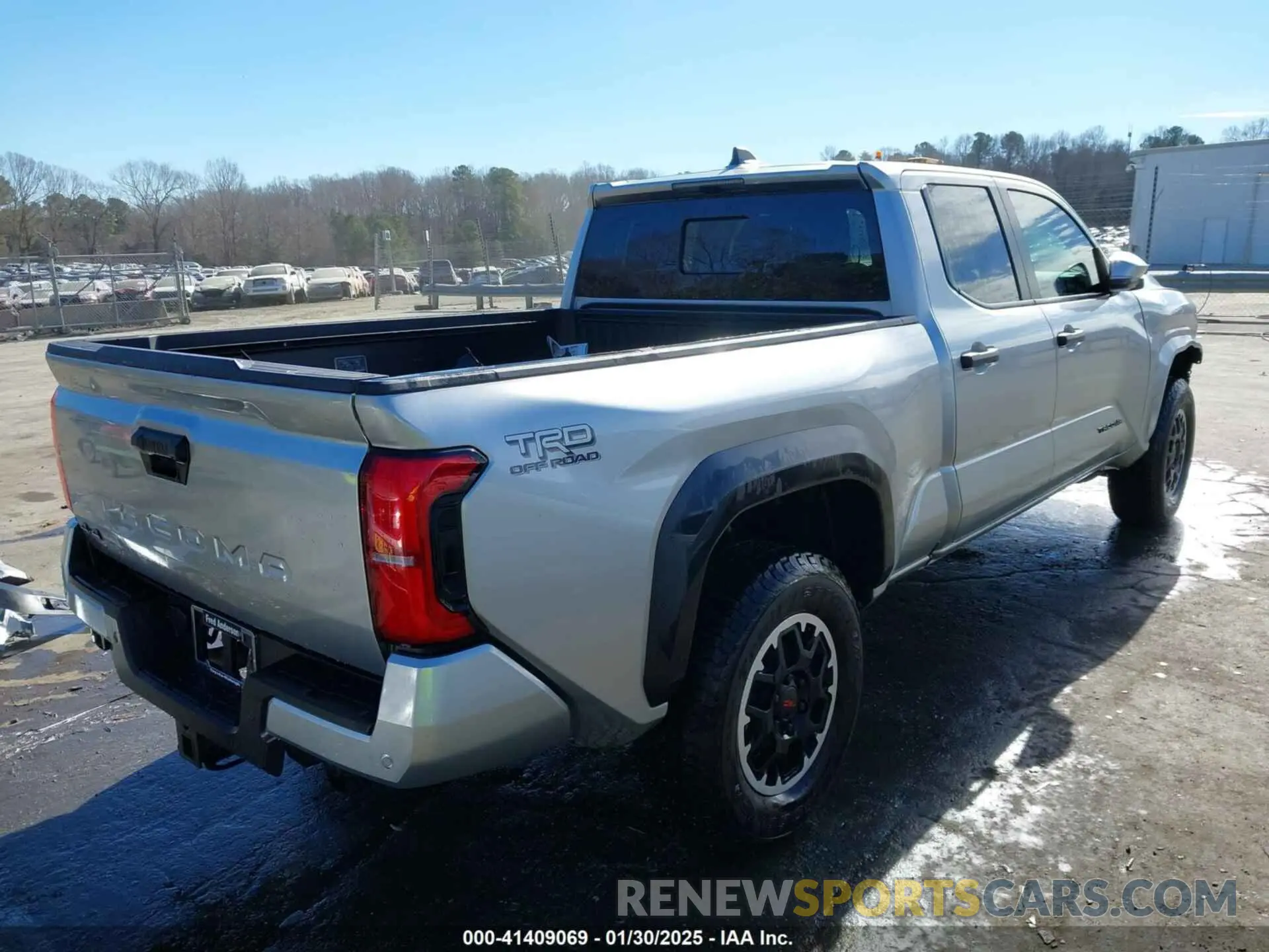 4 Photograph of a damaged car 3TMLB5JN4RM022026 TOYOTA TACOMA 2024