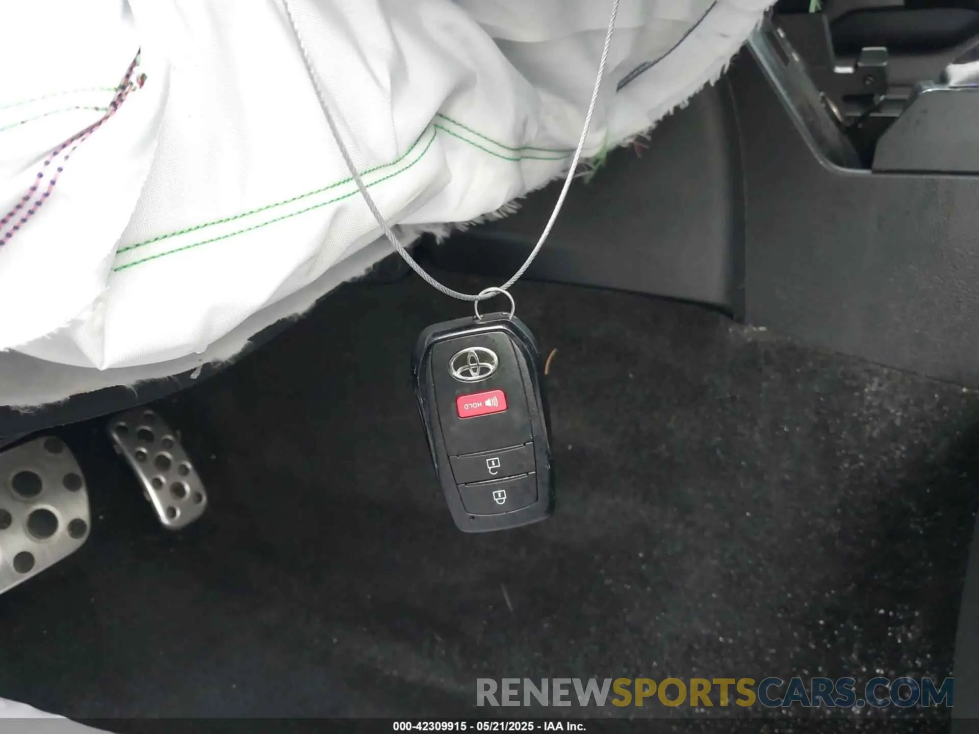 11 Photograph of a damaged car 3TMLB5JN4RM025895 TOYOTA TACOMA 2024