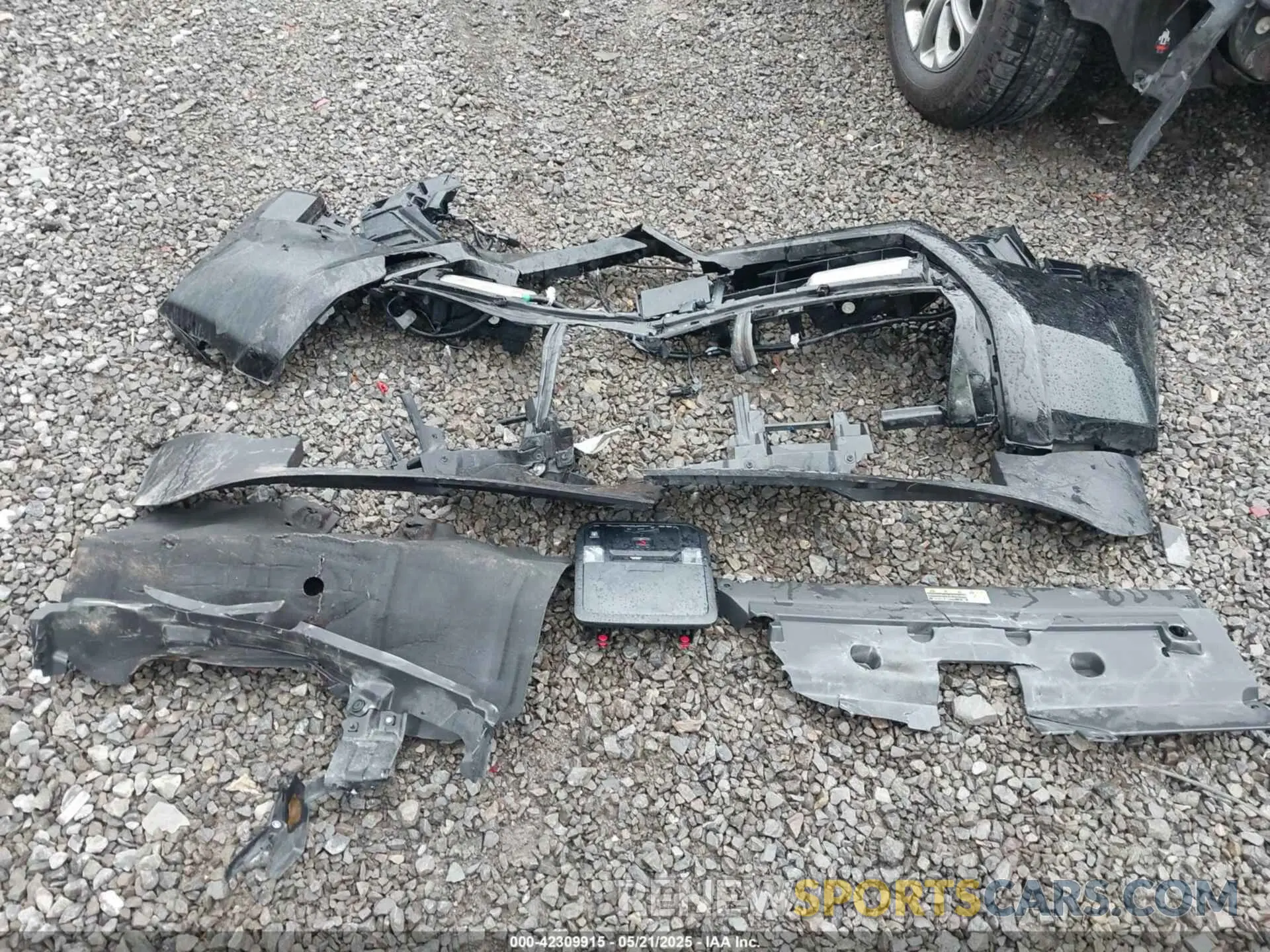 12 Photograph of a damaged car 3TMLB5JN4RM025895 TOYOTA TACOMA 2024