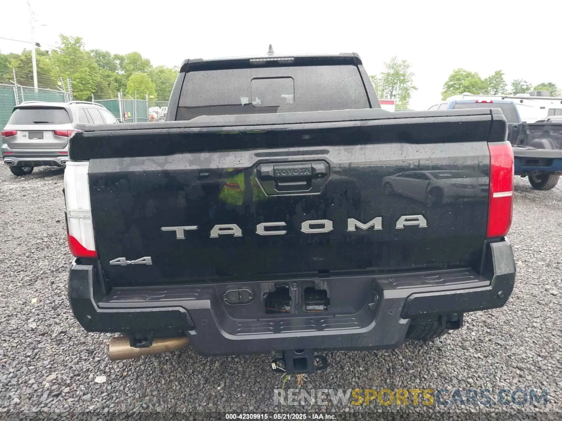17 Photograph of a damaged car 3TMLB5JN4RM025895 TOYOTA TACOMA 2024