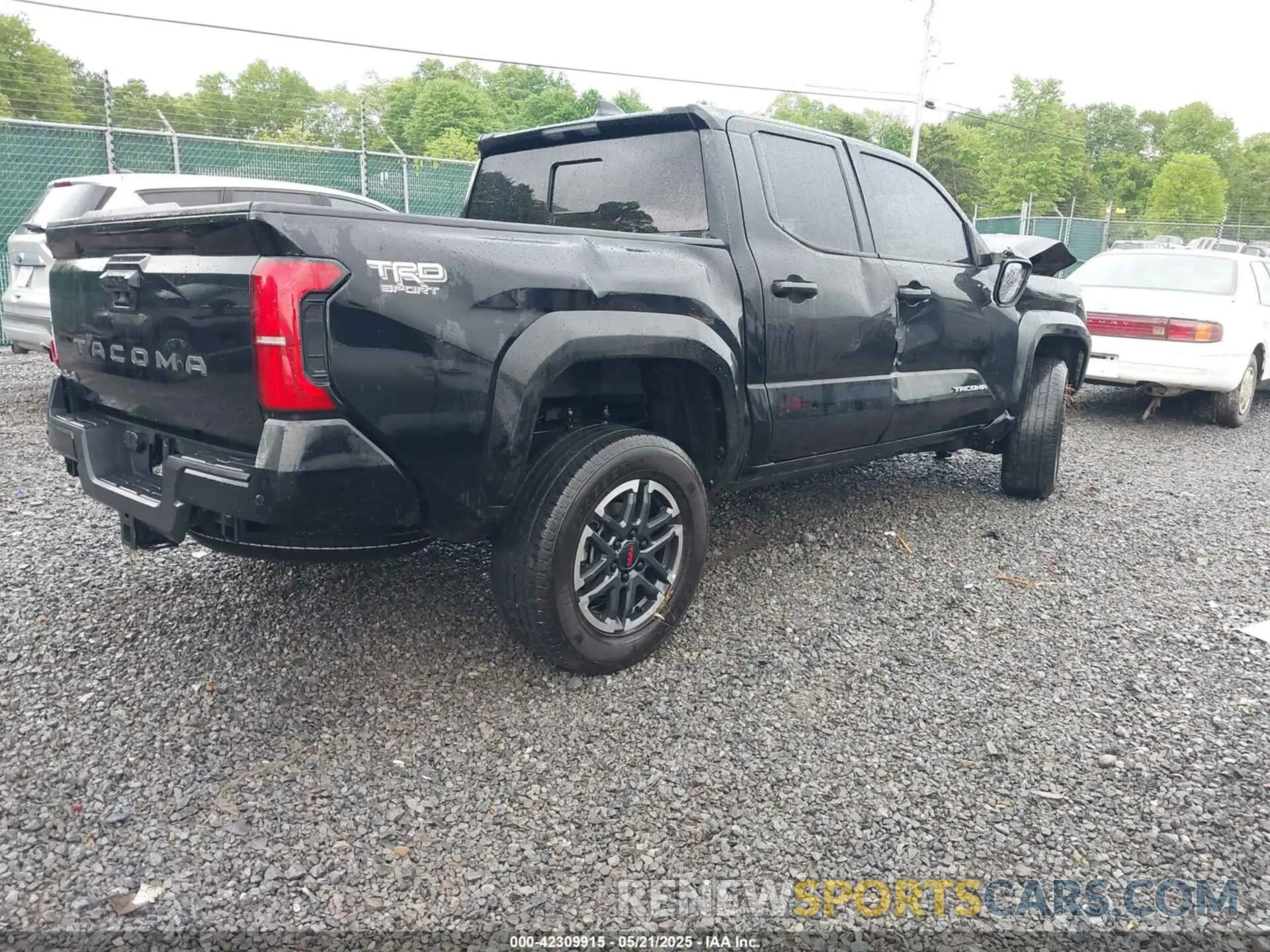 4 Photograph of a damaged car 3TMLB5JN4RM025895 TOYOTA TACOMA 2024