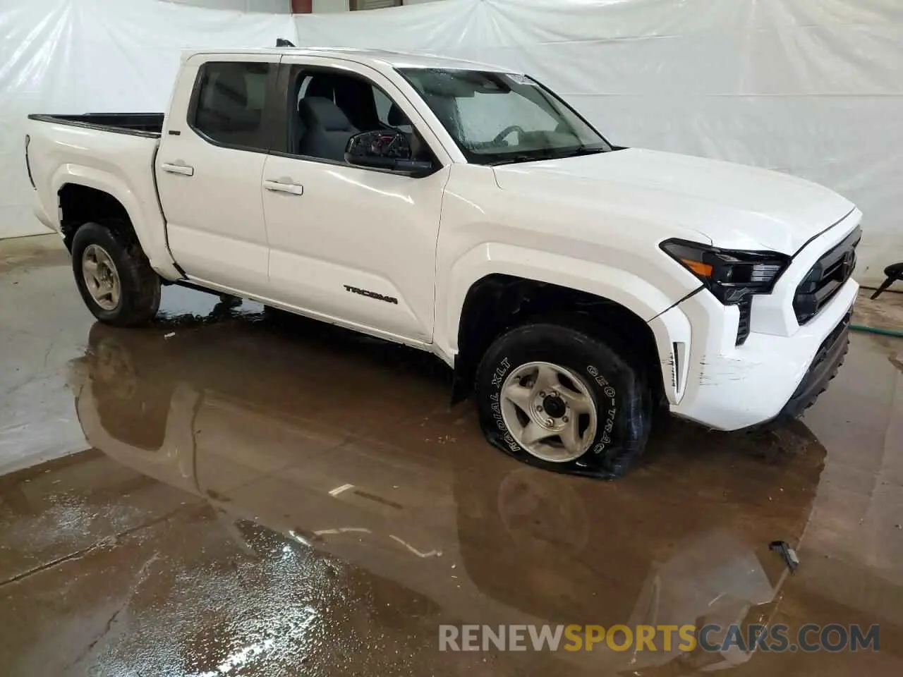 4 Photograph of a damaged car 3TMLB5JN4RM035102 TOYOTA TACOMA 2024