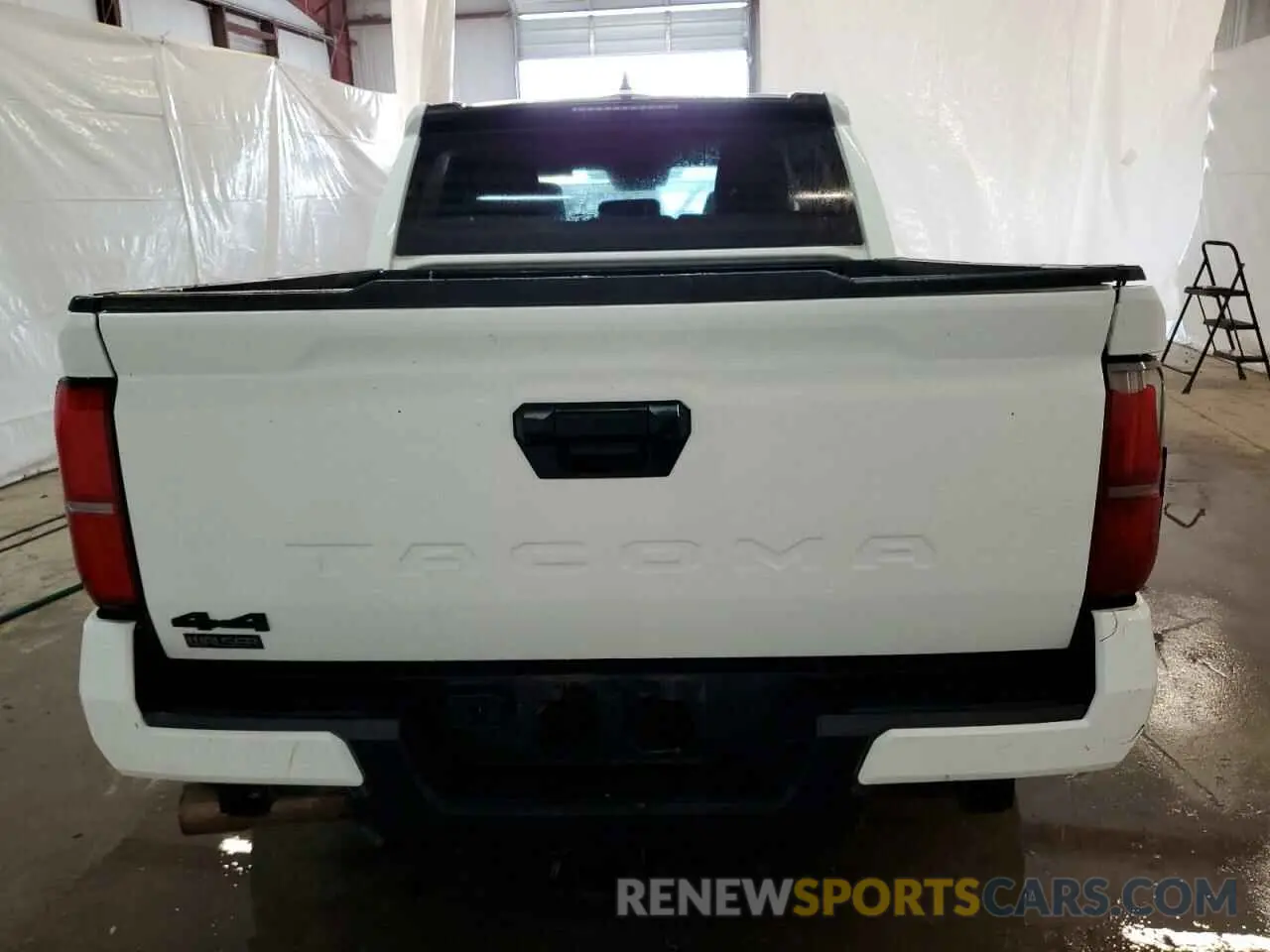 6 Photograph of a damaged car 3TMLB5JN4RM035102 TOYOTA TACOMA 2024