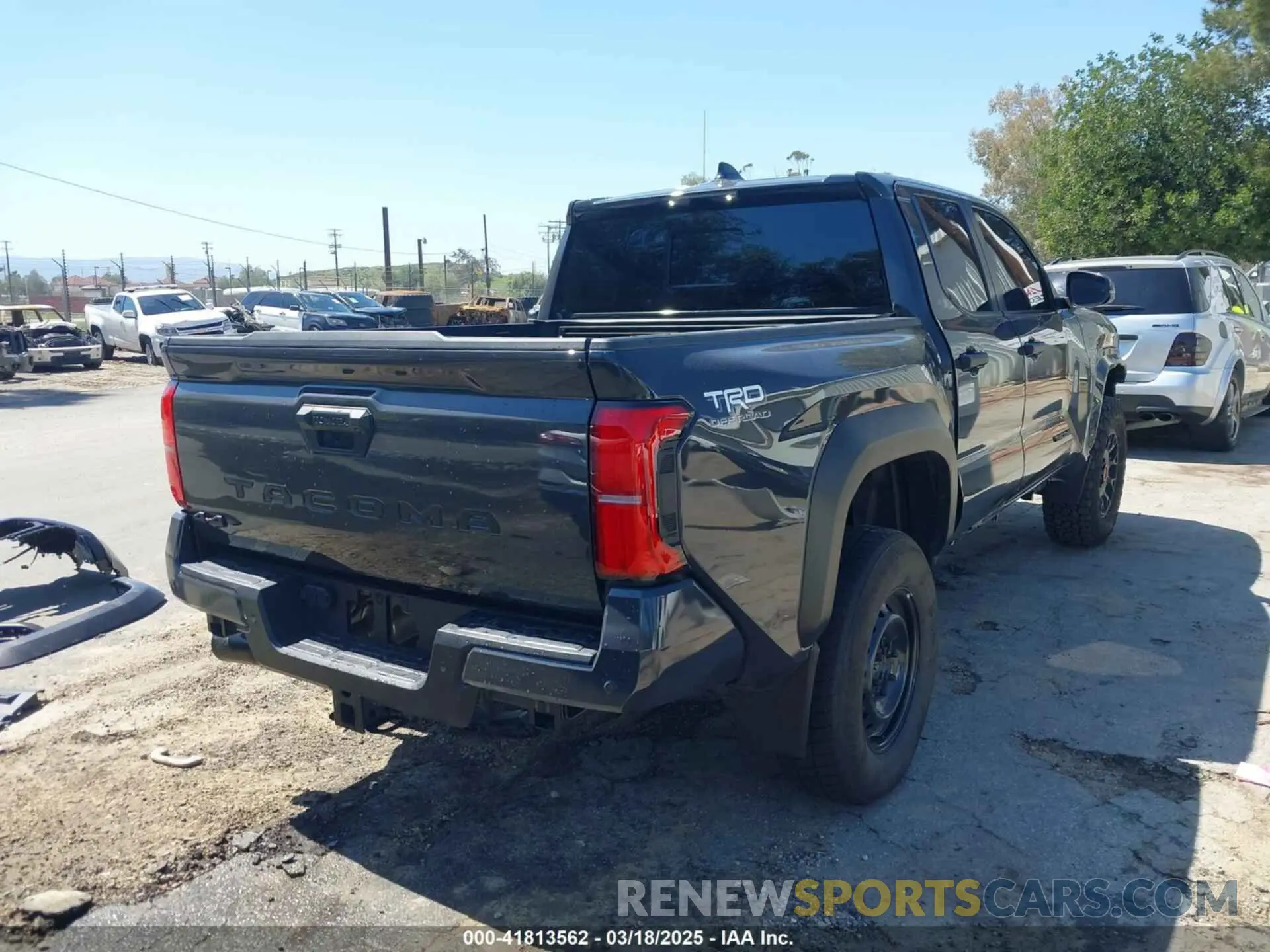 4 Photograph of a damaged car 3TMLB5JN4RM039036 TOYOTA TACOMA 2024