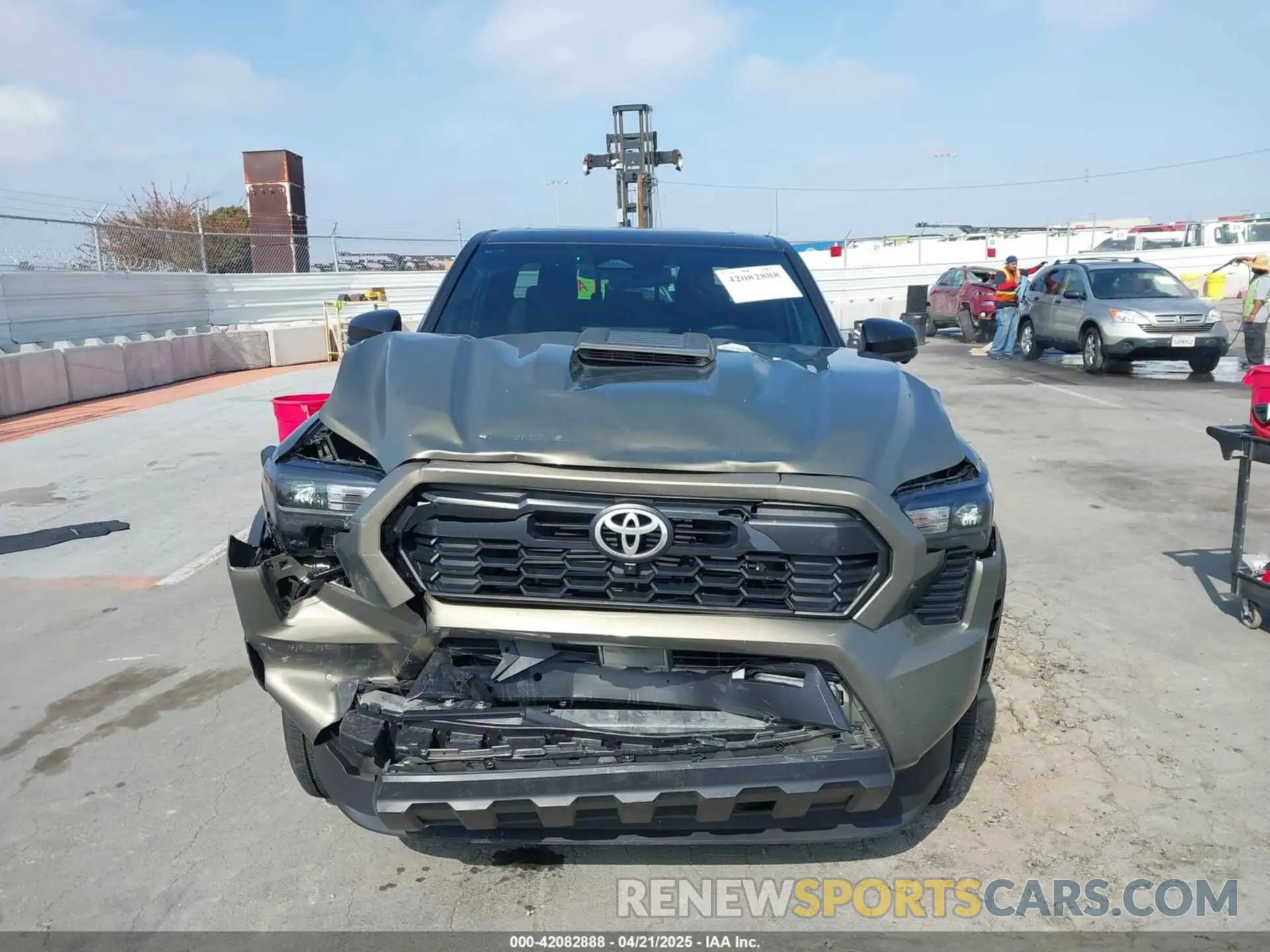 12 Photograph of a damaged car 3TMLB5JN4RM047640 TOYOTA TACOMA 2024