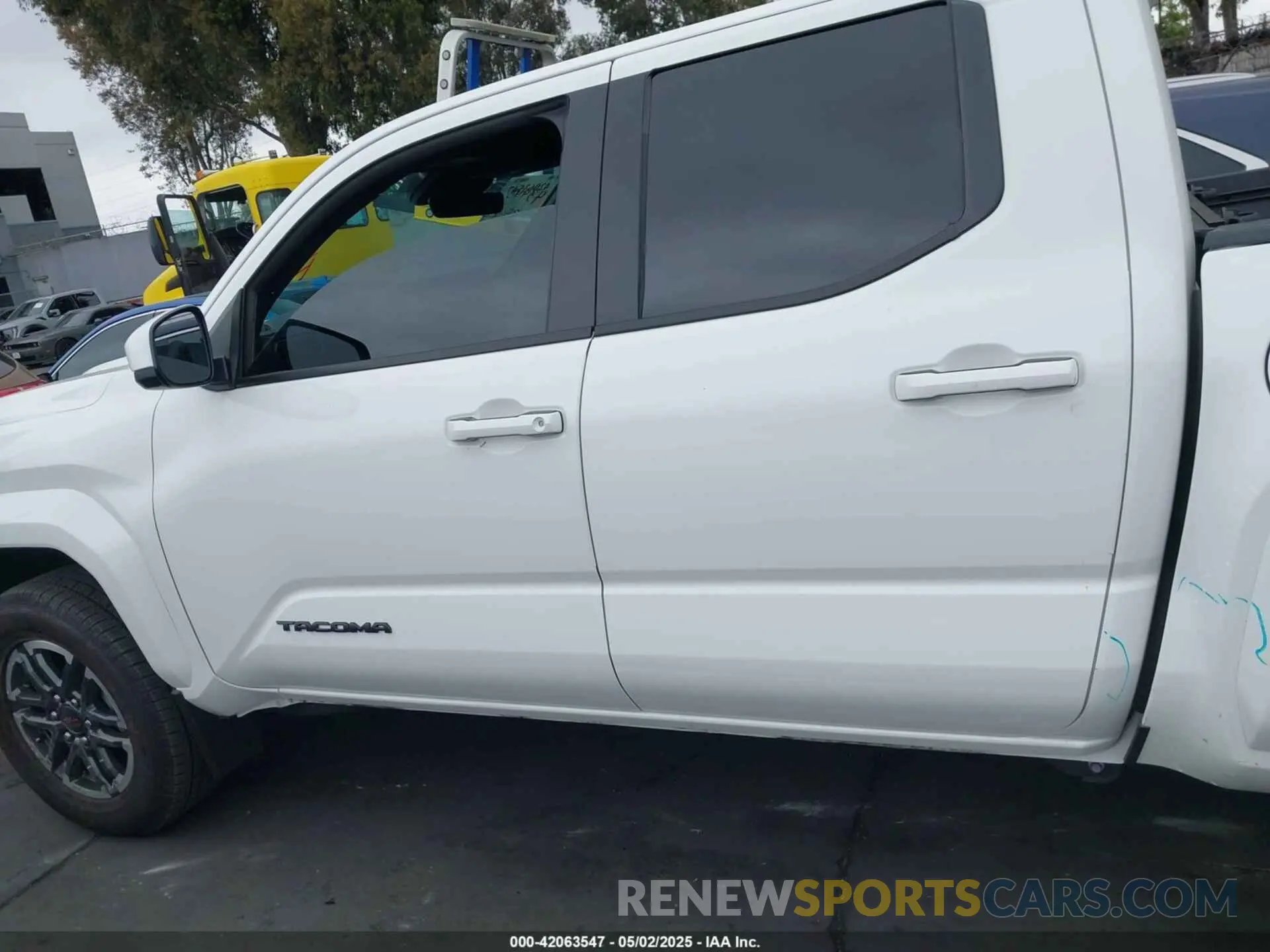 14 Photograph of a damaged car 3TMLB5JN4RM054636 TOYOTA TACOMA 2024