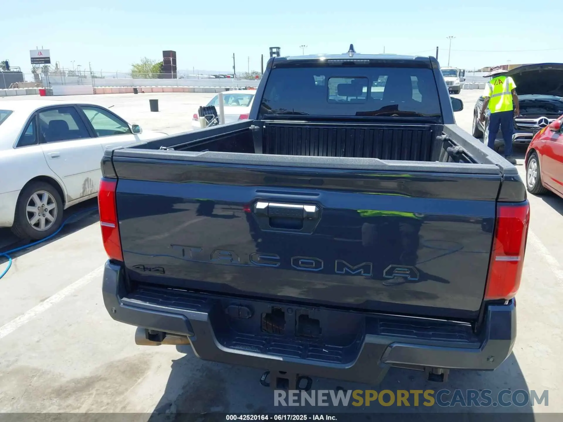17 Photograph of a damaged car 3TMLB5JN5RM041927 TOYOTA TACOMA 2024