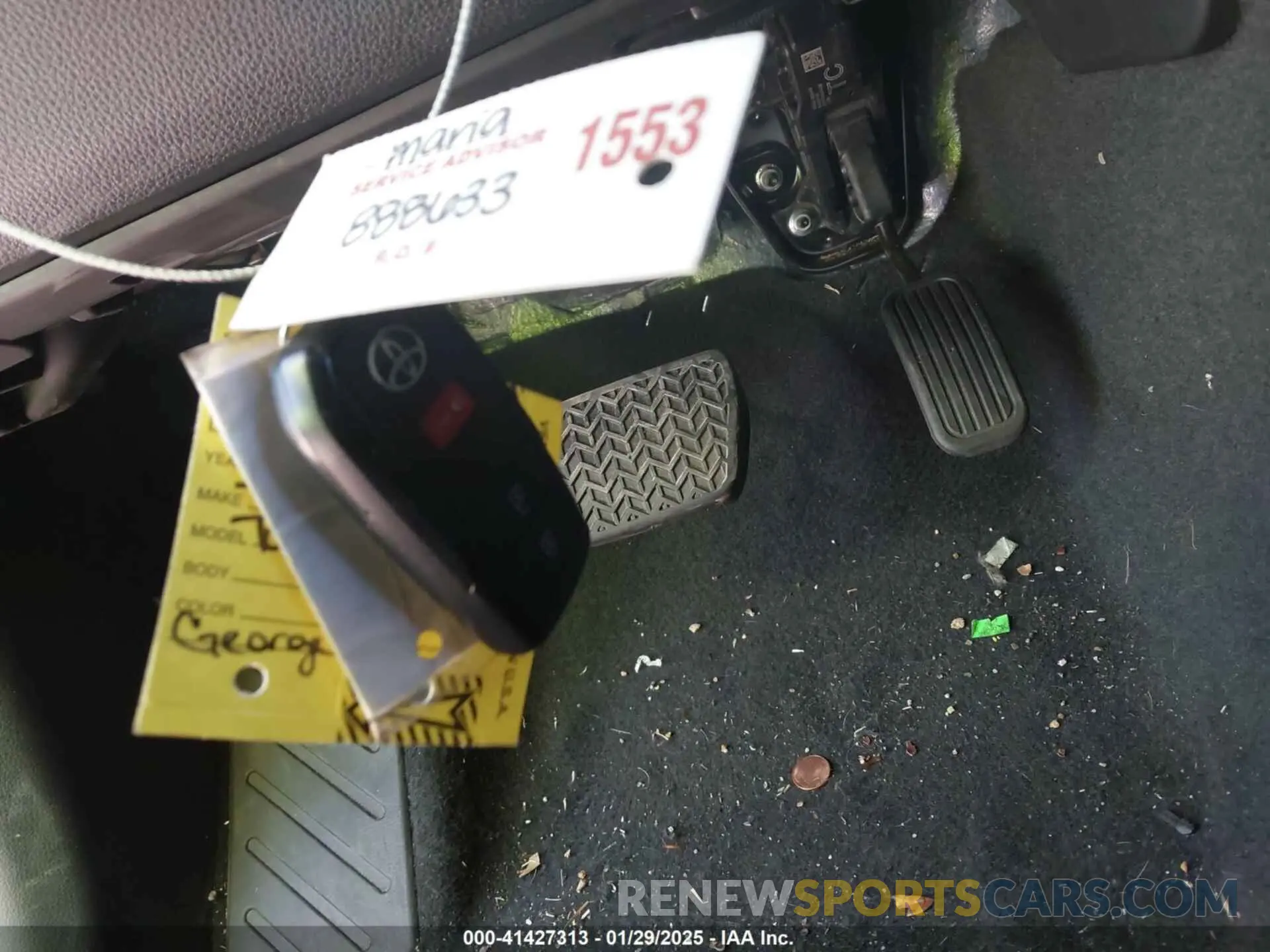 11 Photograph of a damaged car 3TMLB5JN5RM052698 TOYOTA TACOMA 2024