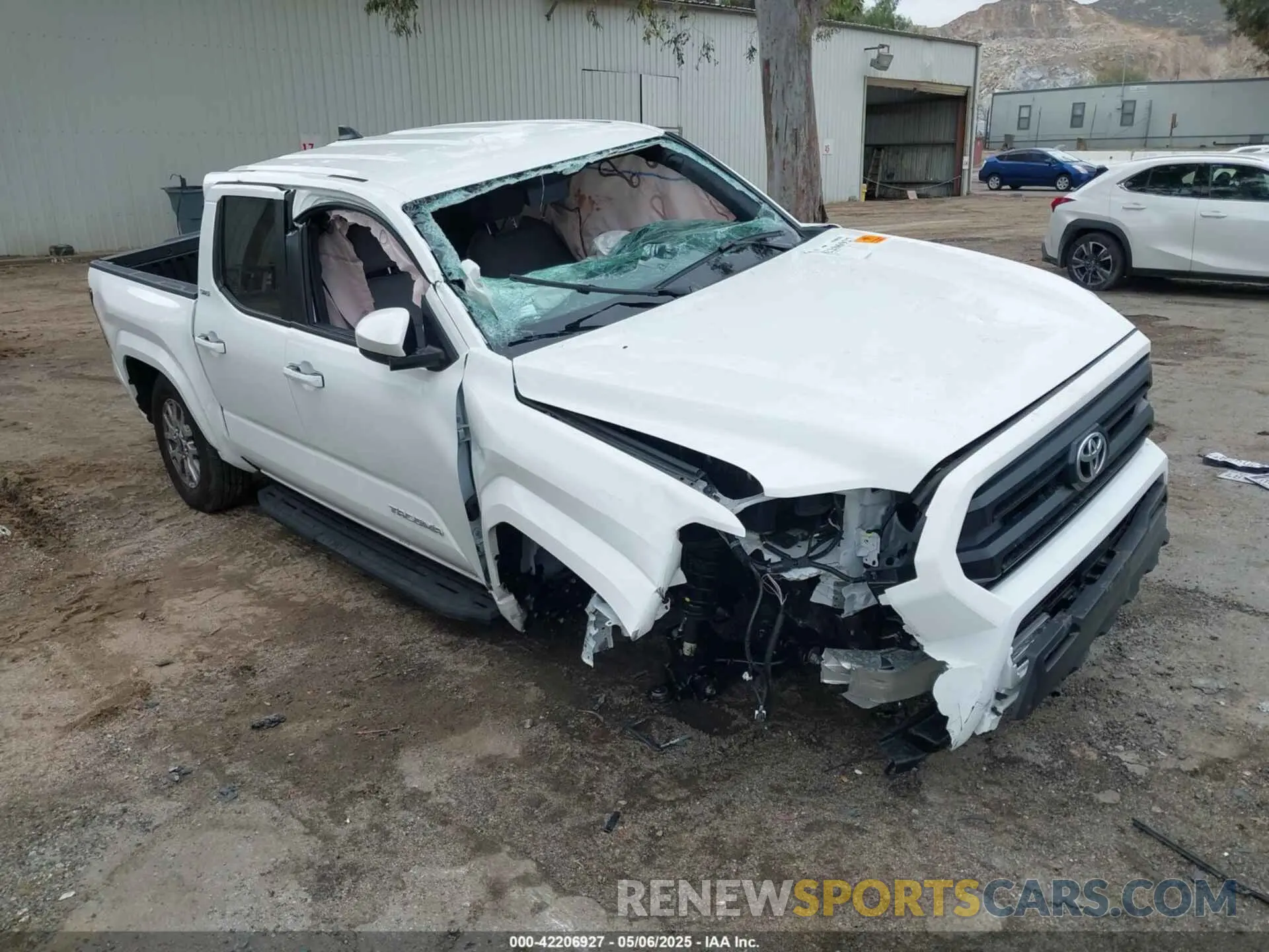 1 Photograph of a damaged car 3TMLB5JN5RM081702 TOYOTA TACOMA 2024