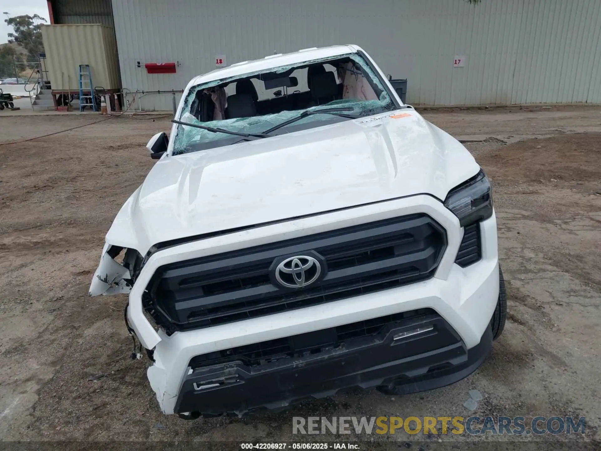 12 Photograph of a damaged car 3TMLB5JN5RM081702 TOYOTA TACOMA 2024