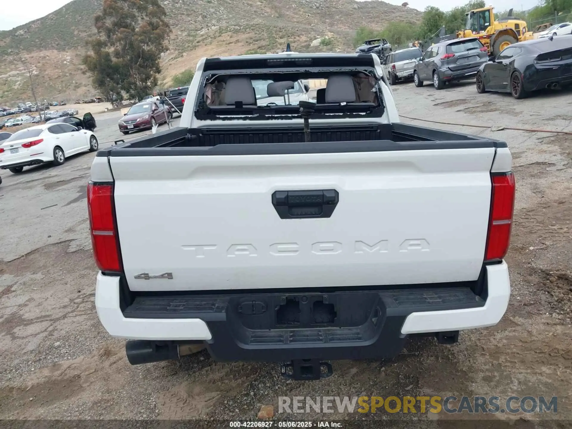 16 Photograph of a damaged car 3TMLB5JN5RM081702 TOYOTA TACOMA 2024