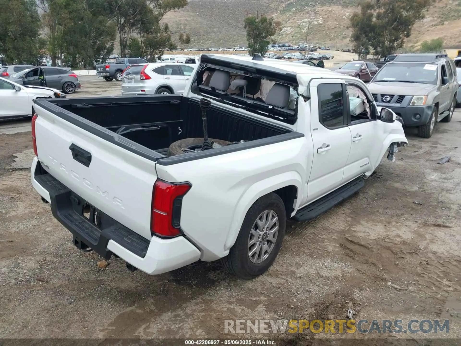 4 Photograph of a damaged car 3TMLB5JN5RM081702 TOYOTA TACOMA 2024