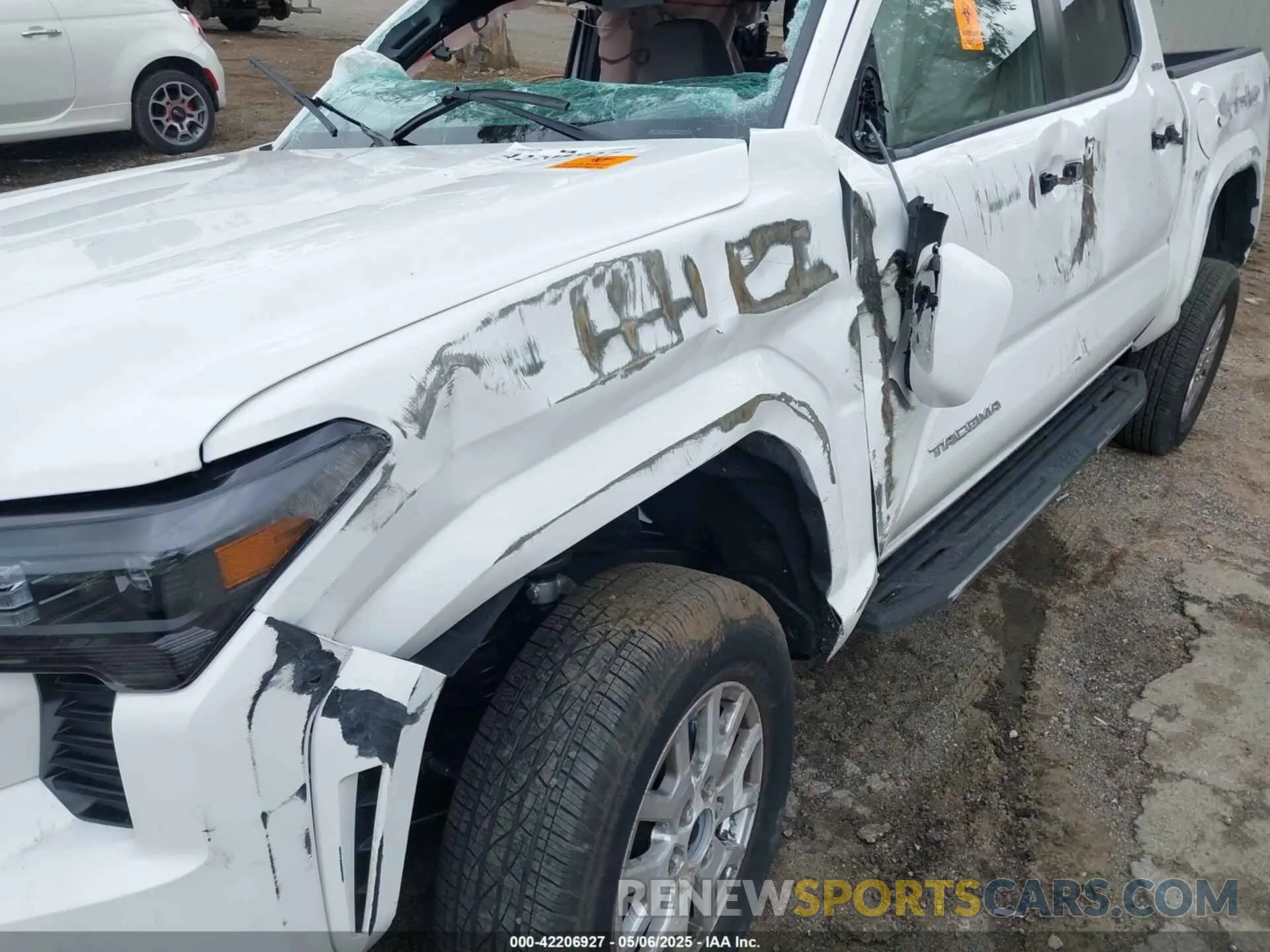 6 Photograph of a damaged car 3TMLB5JN5RM081702 TOYOTA TACOMA 2024
