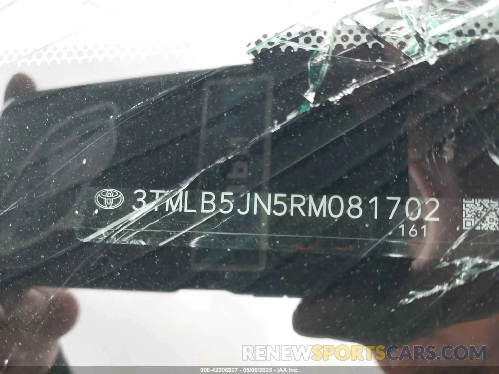 9 Photograph of a damaged car 3TMLB5JN5RM081702 TOYOTA TACOMA 2024