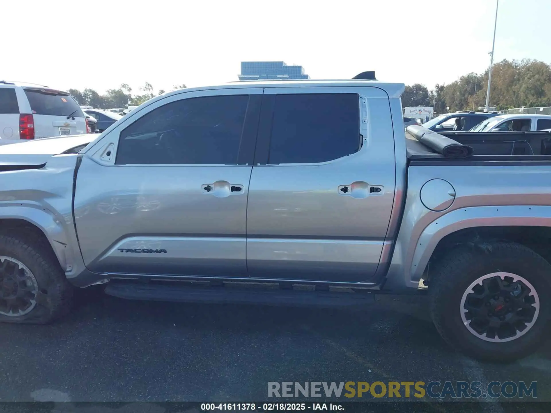 15 Photograph of a damaged car 3TMLB5JN6RM022612 TOYOTA TACOMA 2024