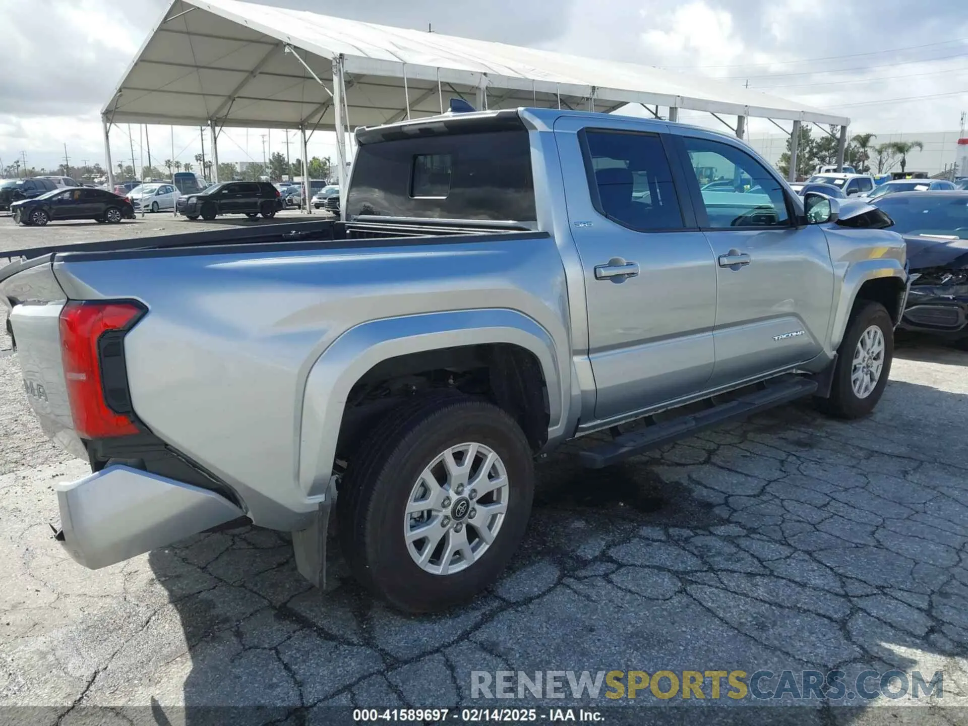 4 Photograph of a damaged car 3TMLB5JN6RM032170 TOYOTA TACOMA 2024