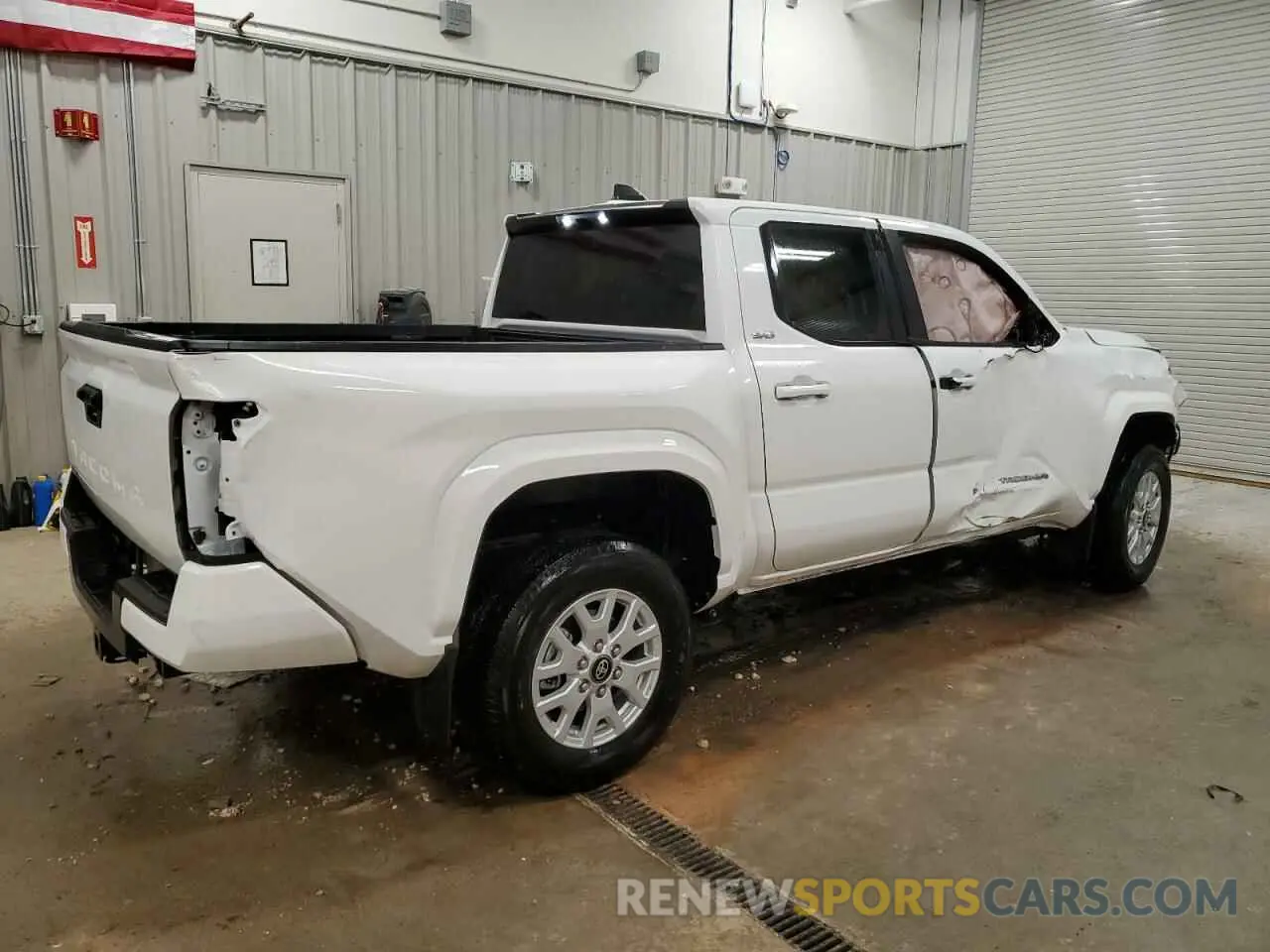 3 Photograph of a damaged car 3TMLB5JN6RM051804 TOYOTA TACOMA 2024