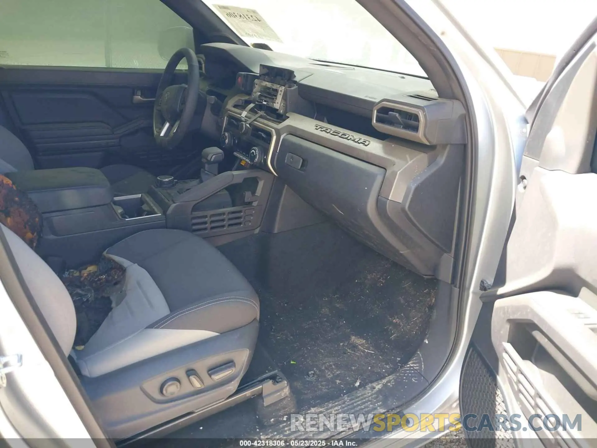 5 Photograph of a damaged car 3TMLB5JN7RM014602 TOYOTA TACOMA 2024